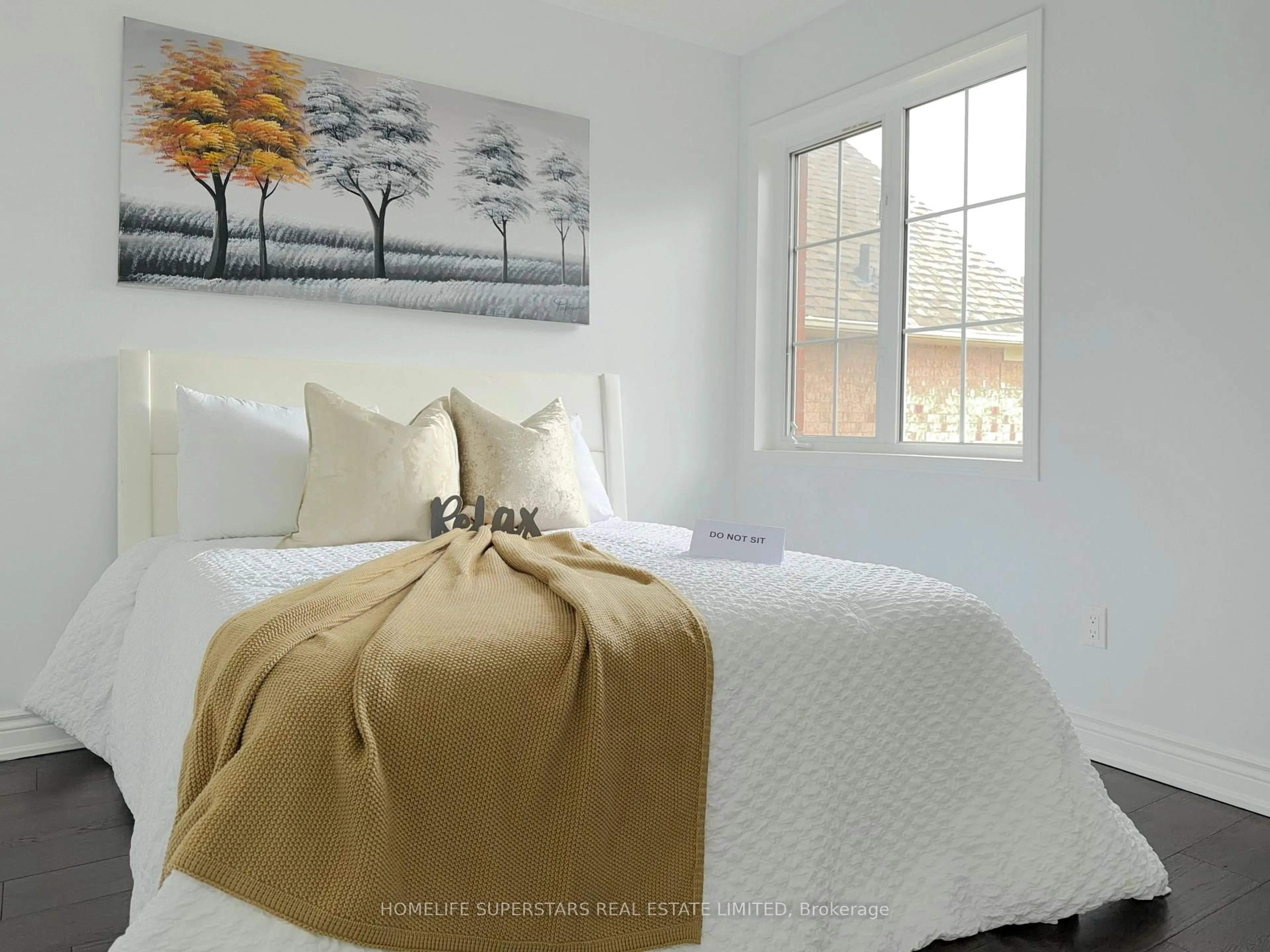 Bedroom with bed, unknown for 251 Queenslea Ave #Commmission-Broker Remark, Toronto Ontario M9N 3X4