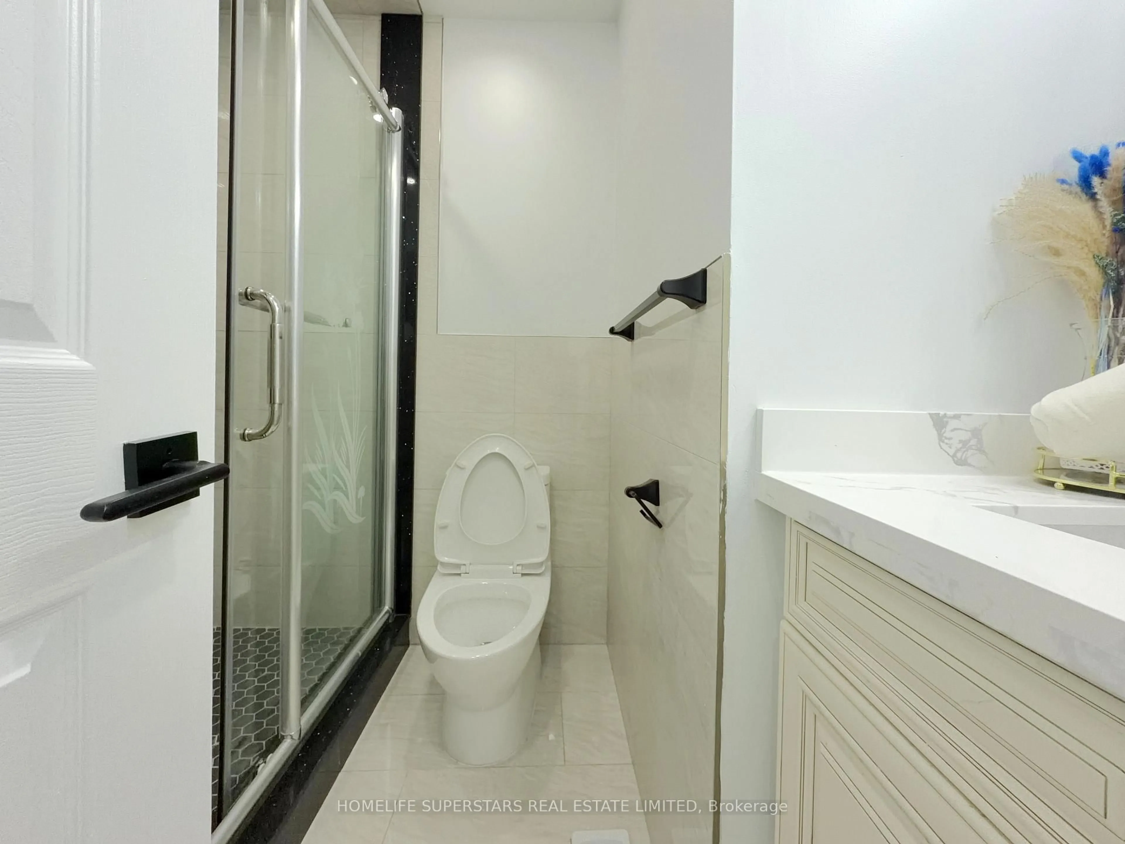 Standard bathroom, unknown for 251 Queenslea Ave #Commmission-Broker Remark, Toronto Ontario M9N 3X4