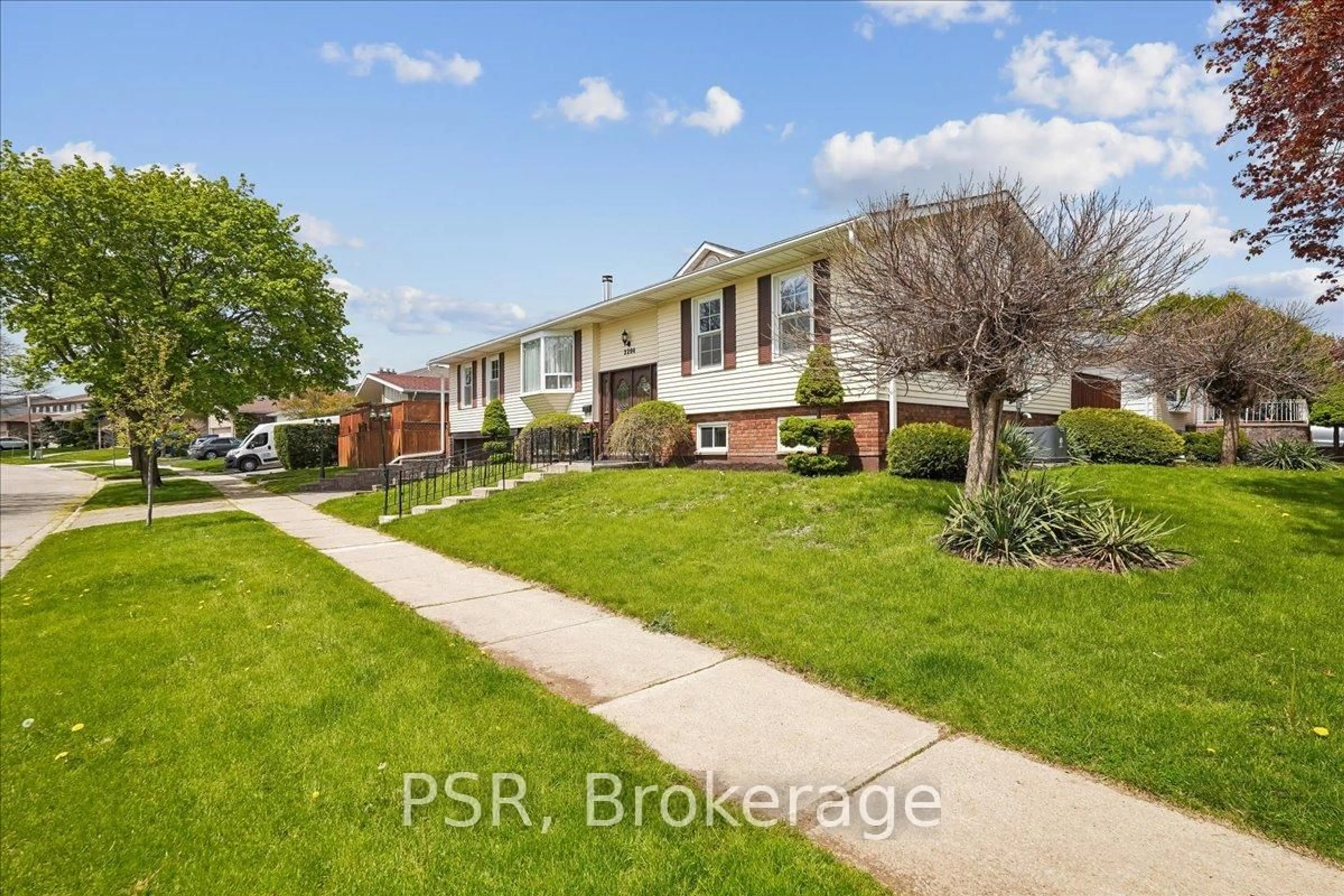 Unknown for 2204 Cartier Cres, Burlington Ontario L7P 2Z5