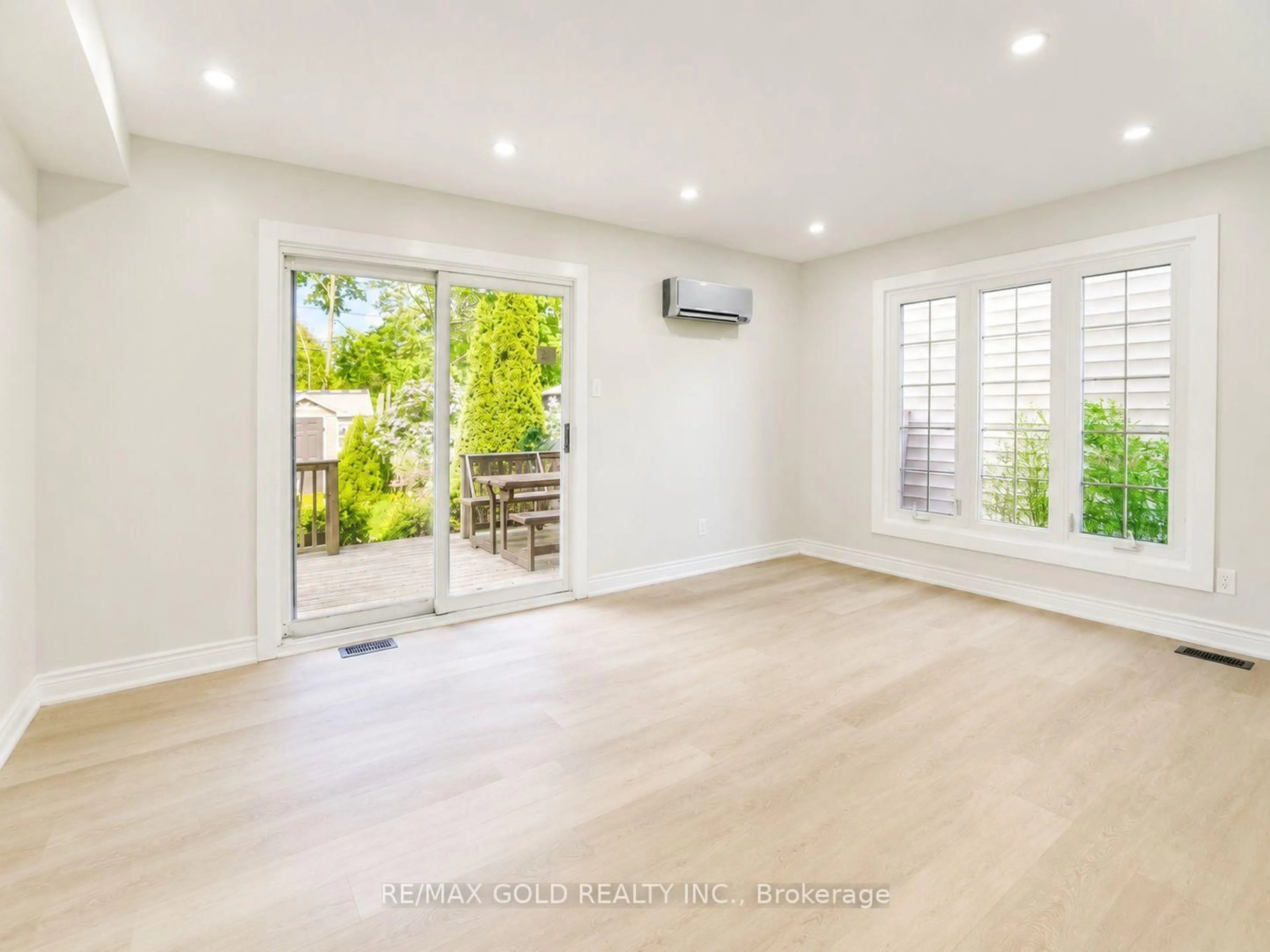 A pic of a room for 3 Hemlark Crt, Brampton Ontario L6S 2B7
