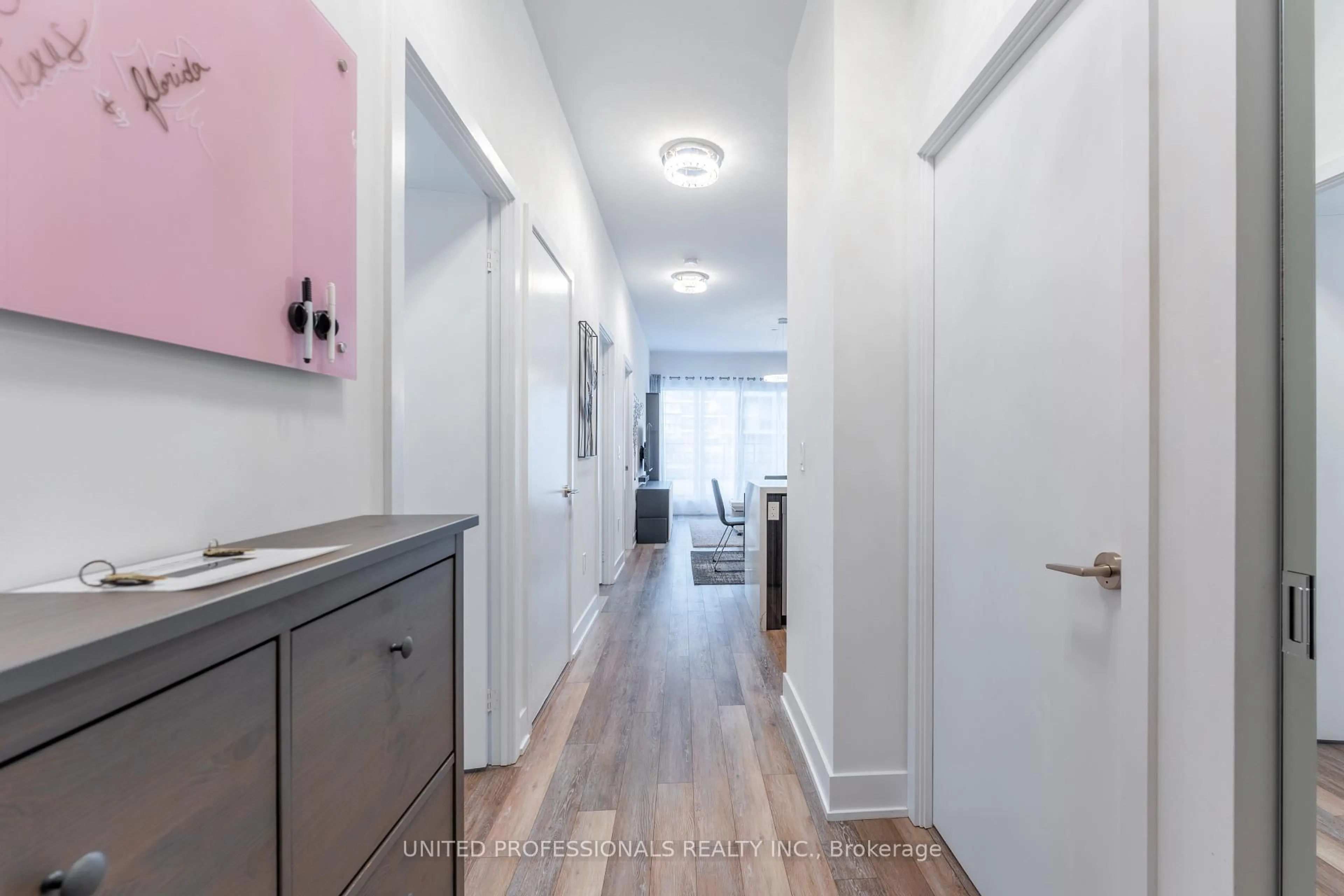 Indoor entryway for 30 Shore Breeze Dr #527, Toronto Ontario M8V 0J1