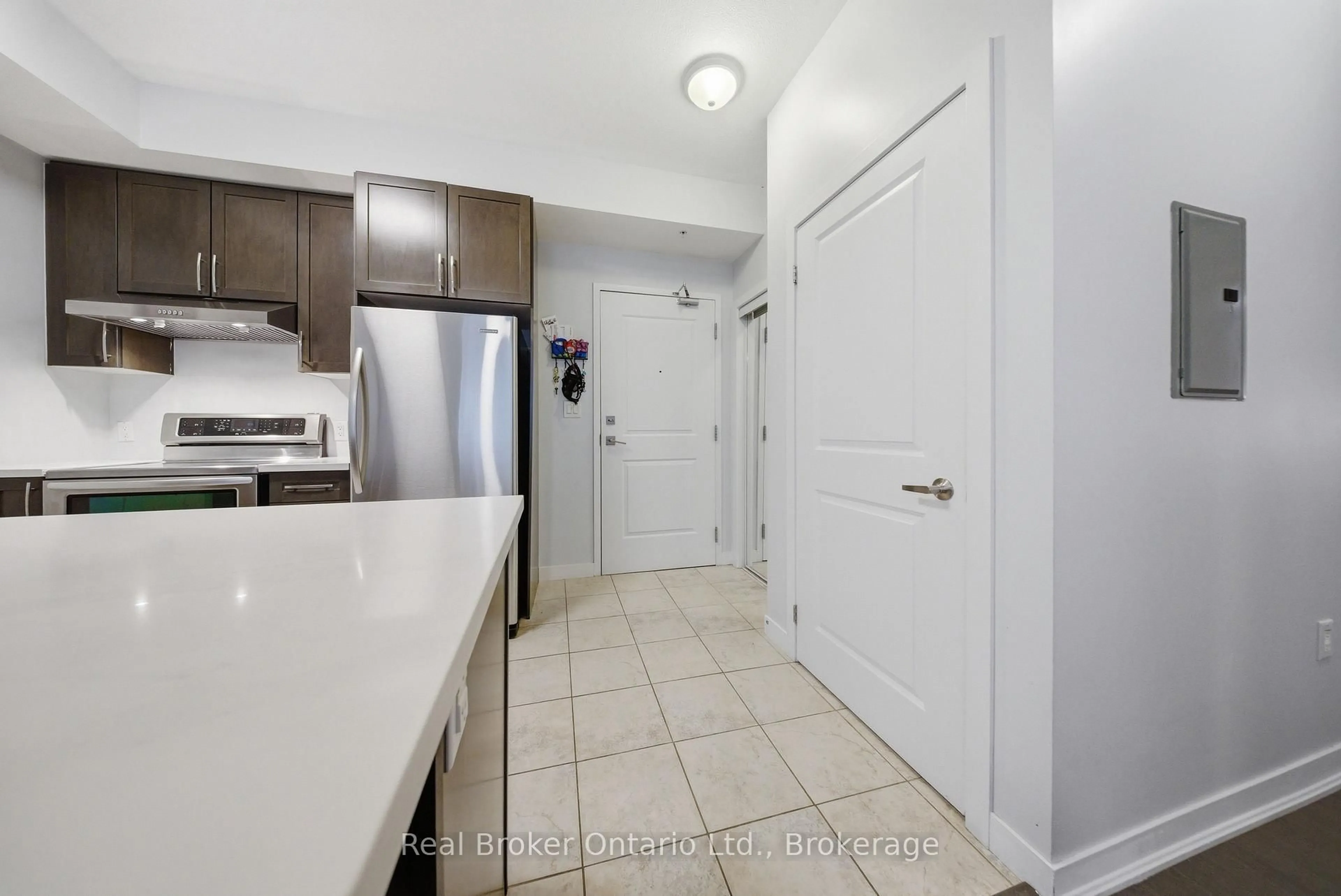 Standard kitchen, unknown for 5010 Corporate Dr #109, Burlington Ontario L7L 0H6