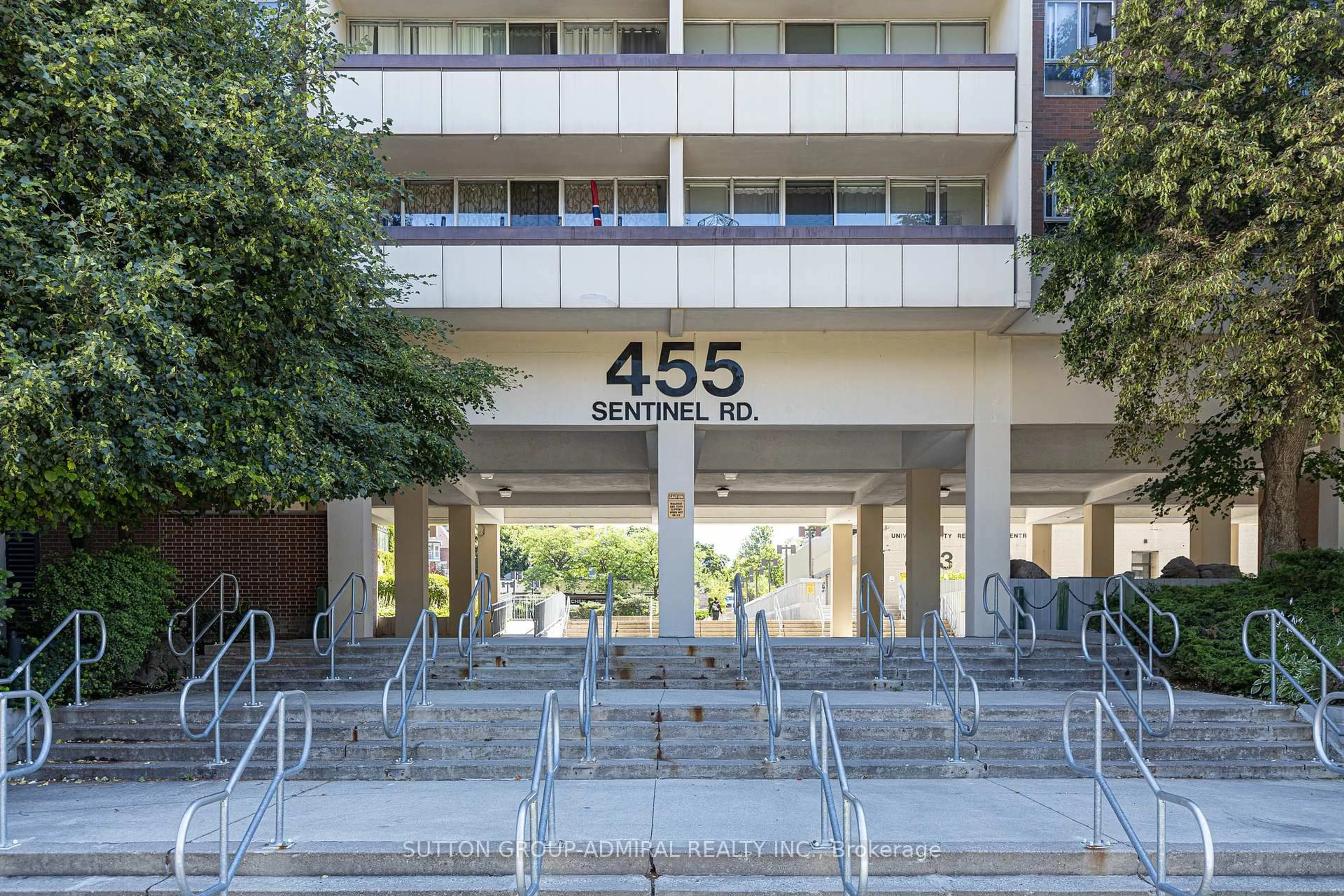Indoor foyer for 455 Sentinel Rd #1309, Toronto Ontario M3J 1V5