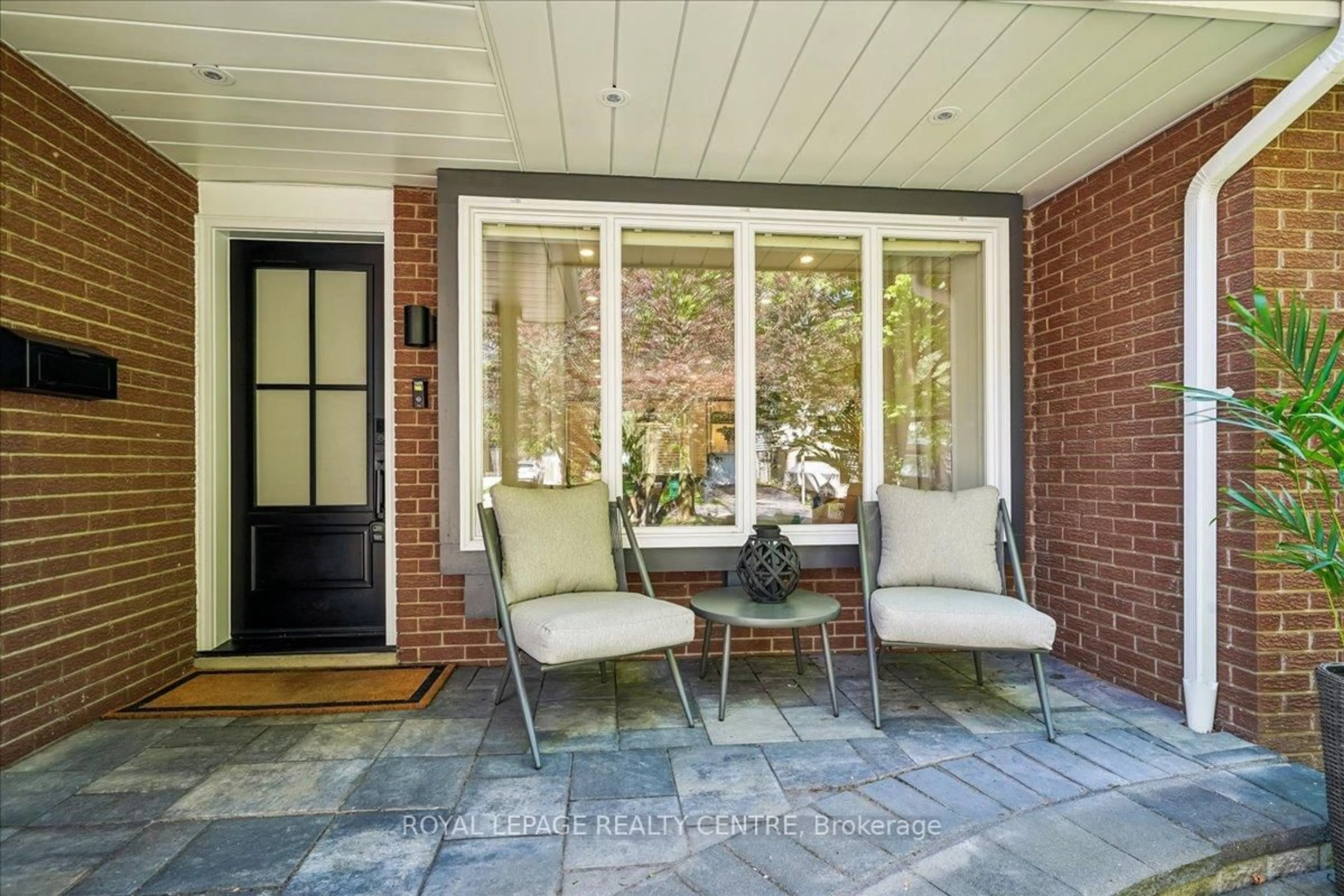 Patio, street for 3332 Chokecherry Cres, Mississauga Ontario L5L 1A9