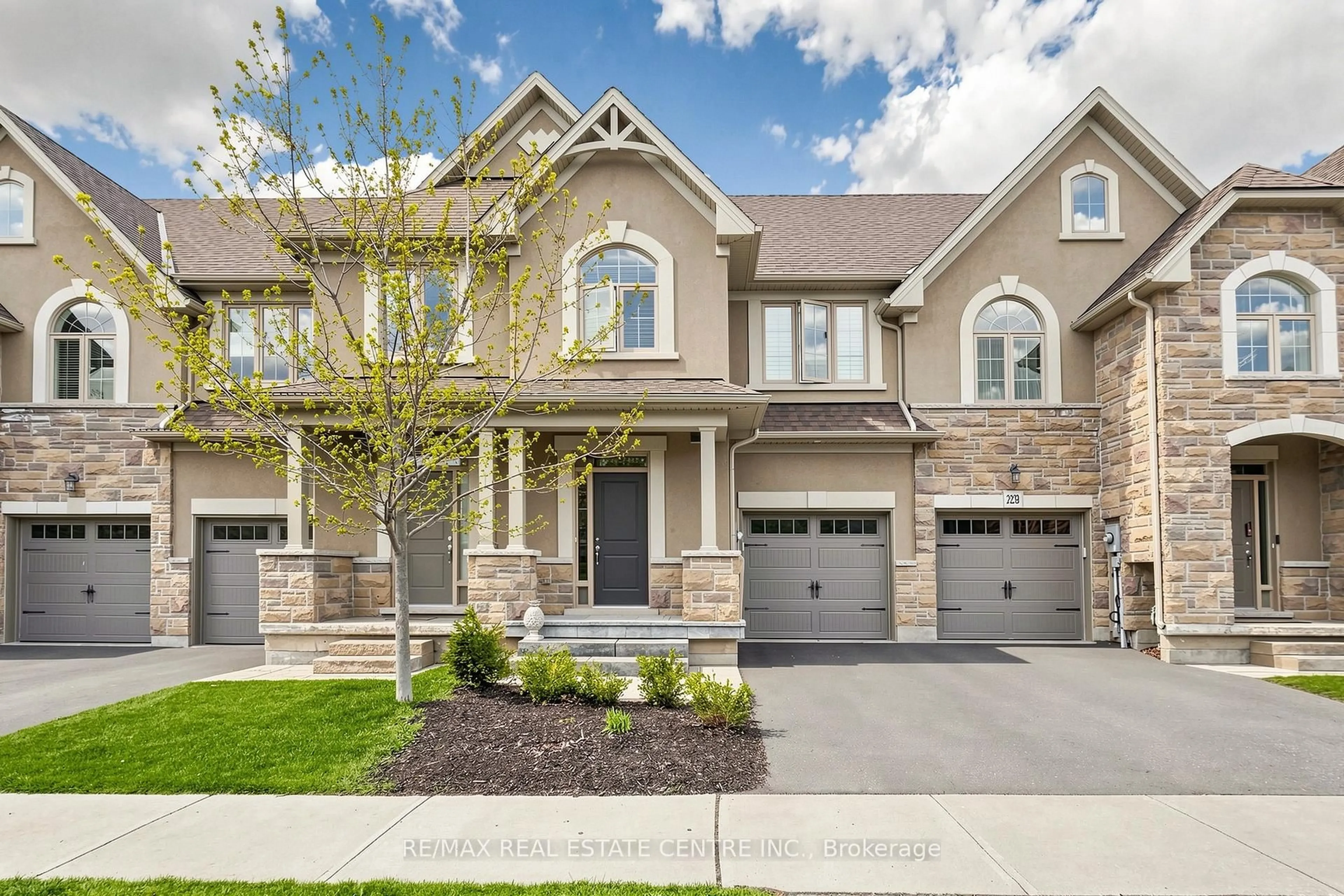 Home with brick exterior material, street for 2350 Natasha Circ, Oakville Ontario L6M 1N9