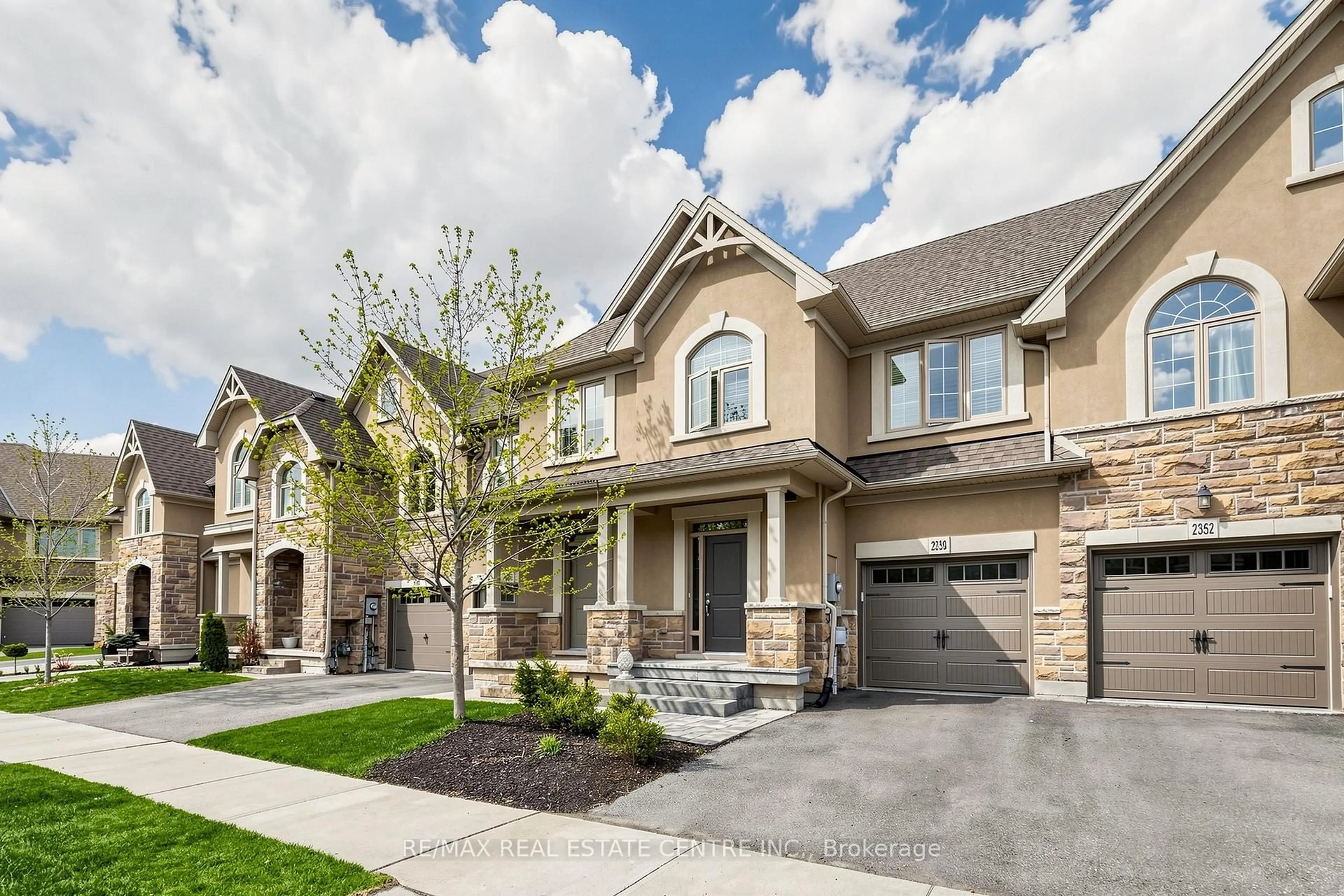 Home with brick exterior material, street for 2350 Natasha Circ, Oakville Ontario L6M 1N9