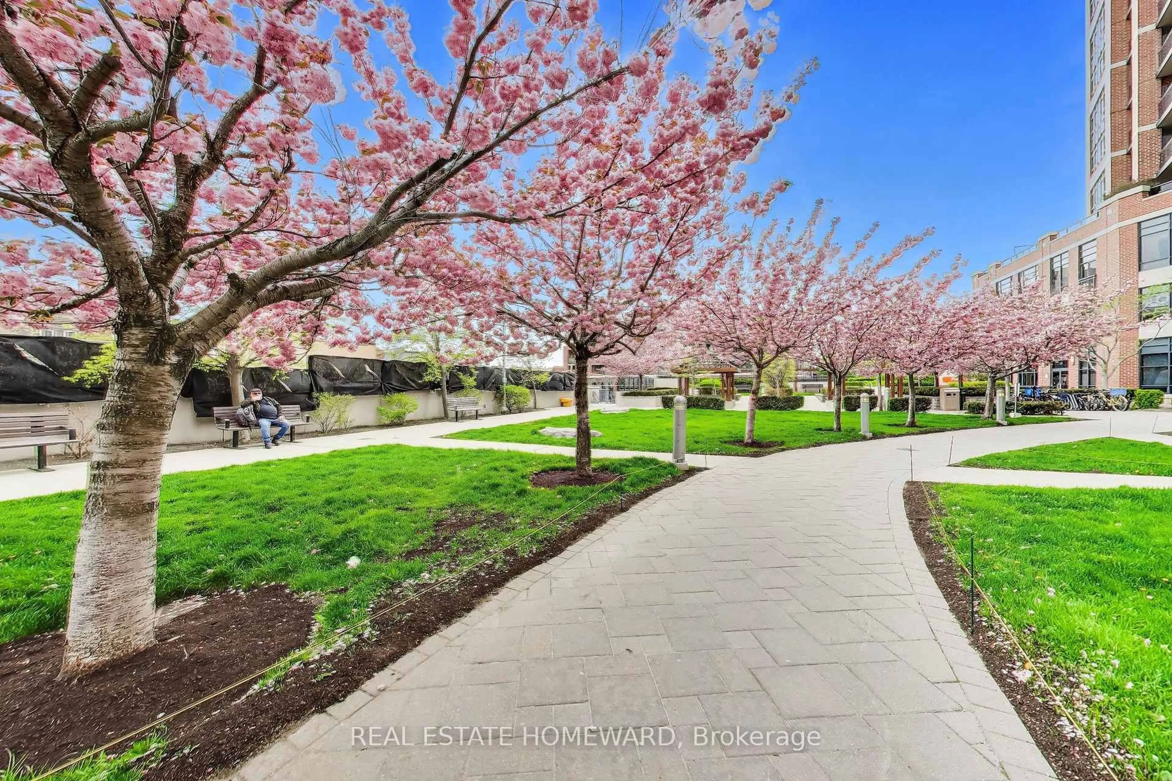 Patio, street for 60 Heintzman St #1315, Toronto Ontario M6P 5A1