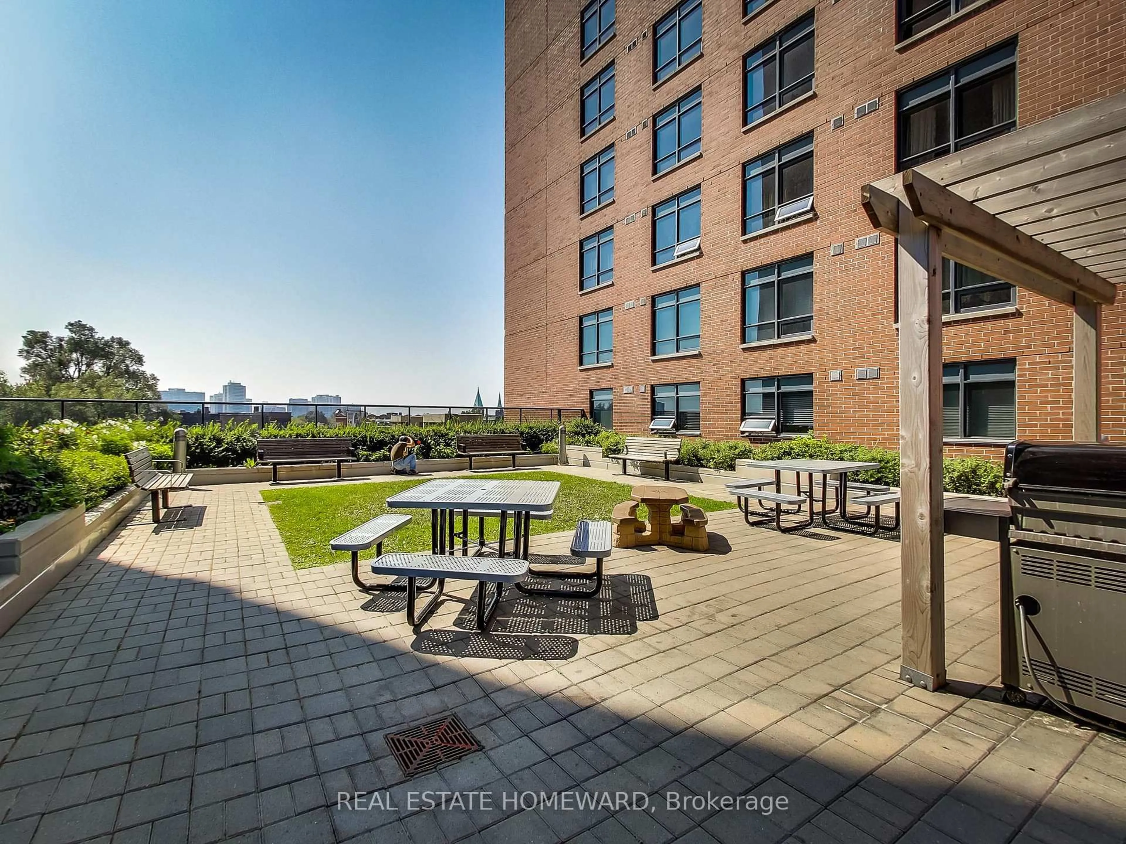 Patio, unknown for 60 Heintzman St #1315, Toronto Ontario M6P 5A1