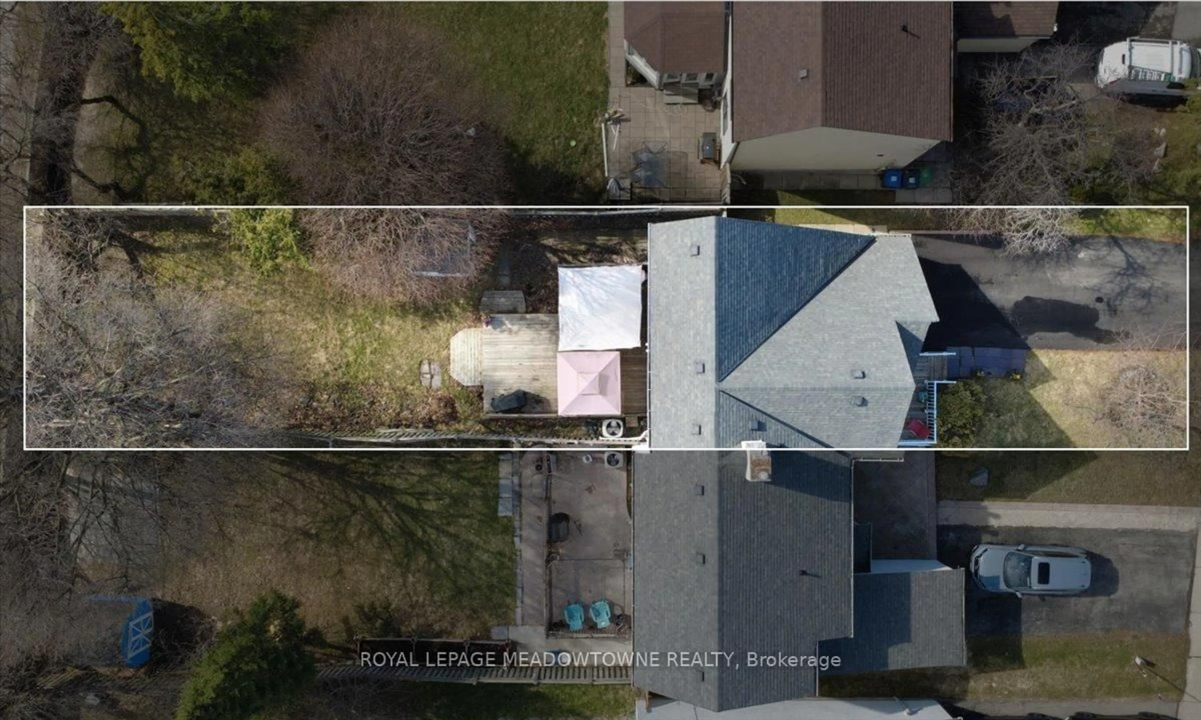 A pic from outside/outdoor area/front of a property/back of a property/a pic from drone, street for 2945 Nipiwin Dr, Mississauga Ontario L5N 1Y1