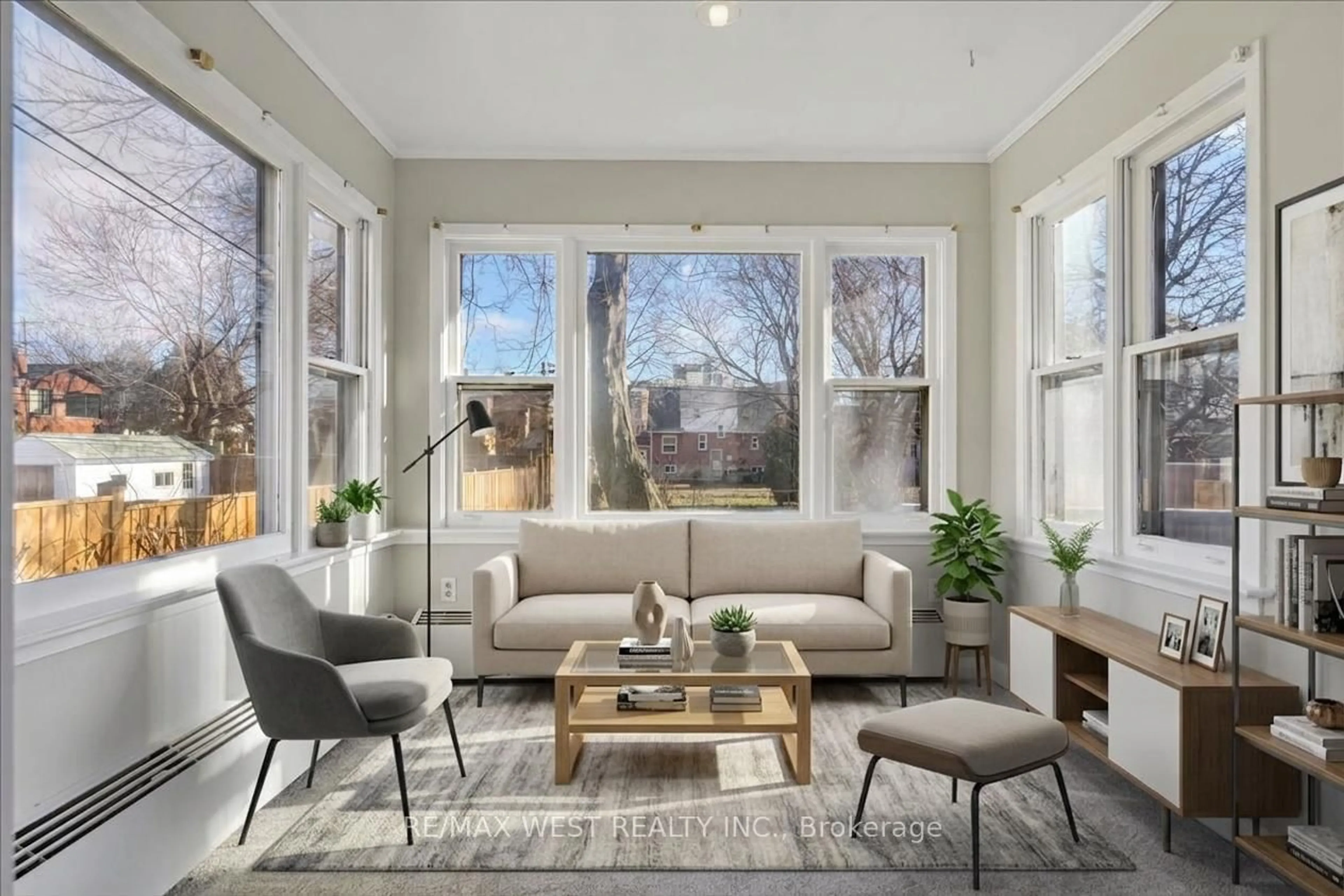 Living room with furniture, unknown for 29 Prennan Ave, Toronto Ontario M9B 4B7