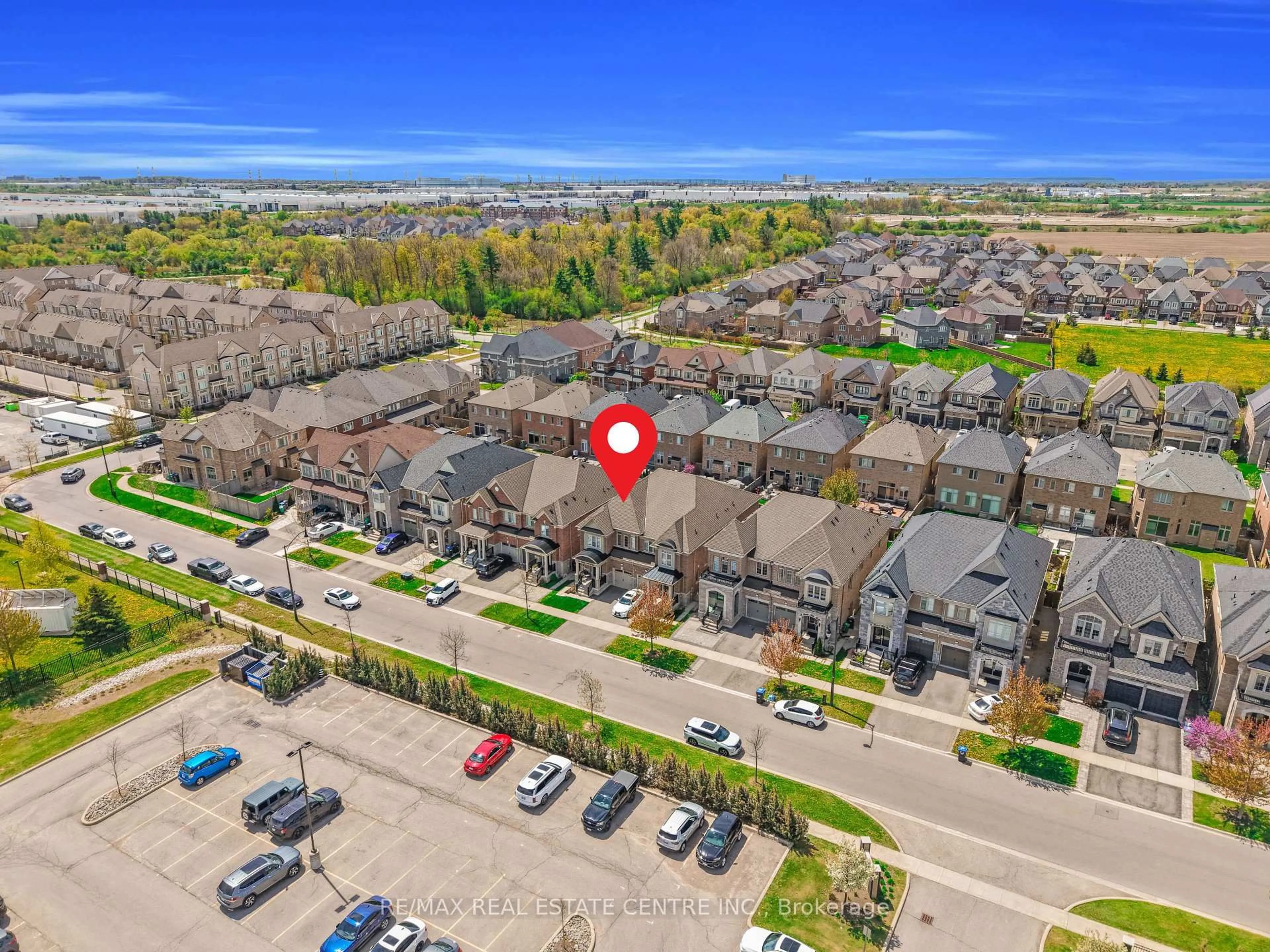 A pic from outside/outdoor area/front of a property/back of a property/a pic from drone, unknown for 24 Rising Hill Rdge, Brampton Ontario L6Y 0C3