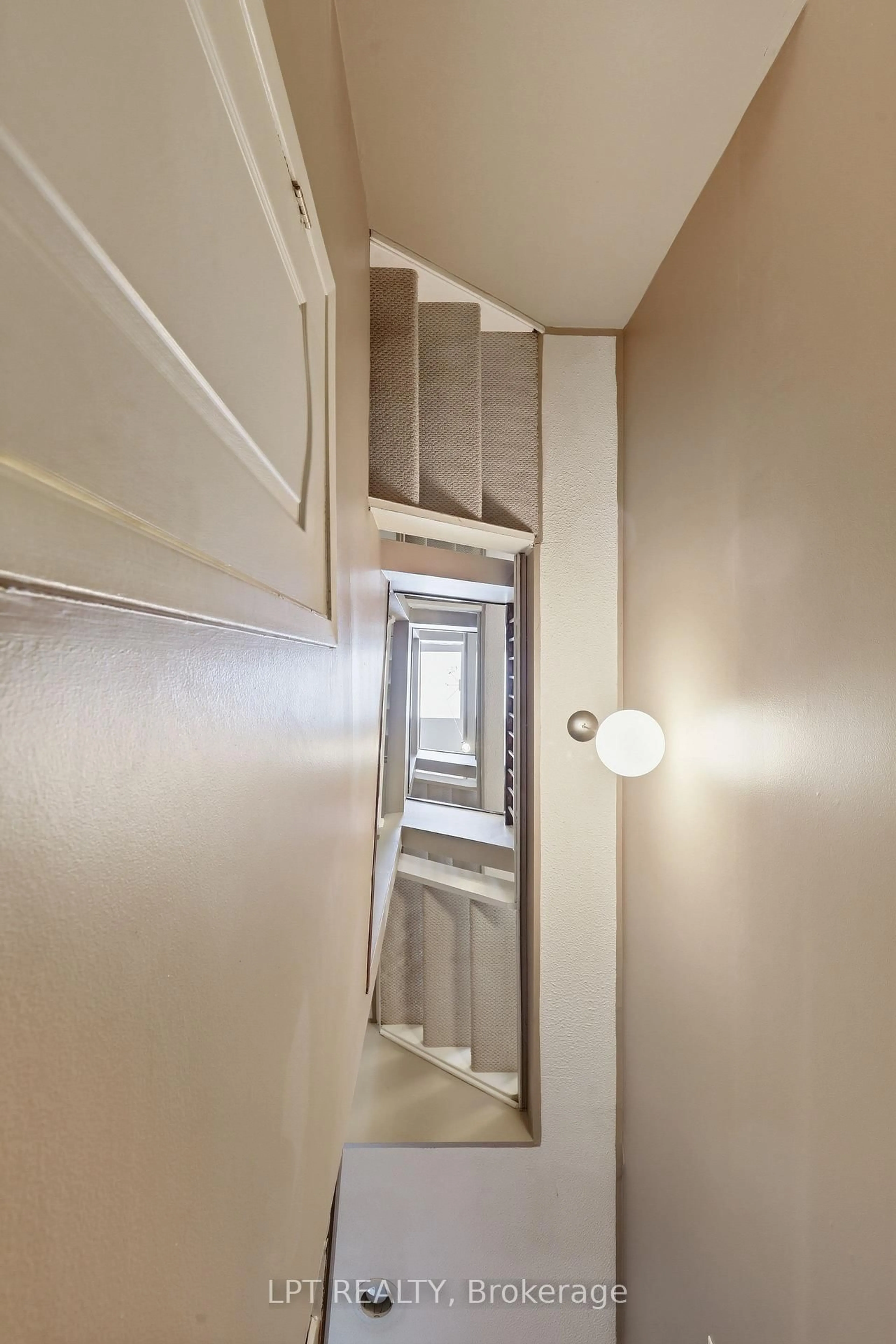 Unknown for 24 Reid Dr #21, Mississauga Ontario L5M 2A6