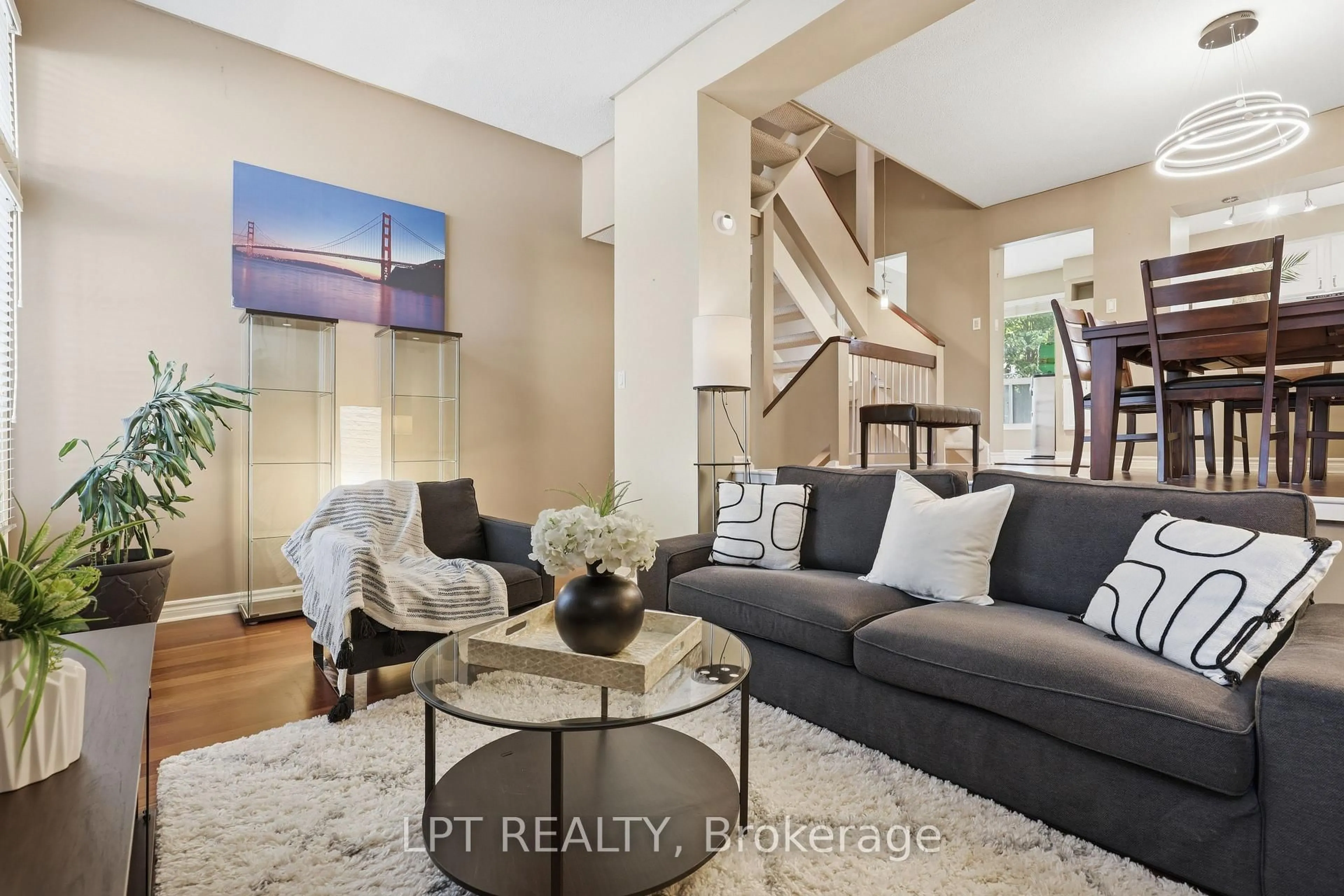 Living room with furniture, unknown for 24 Reid Dr #21, Mississauga Ontario L5M 2A6