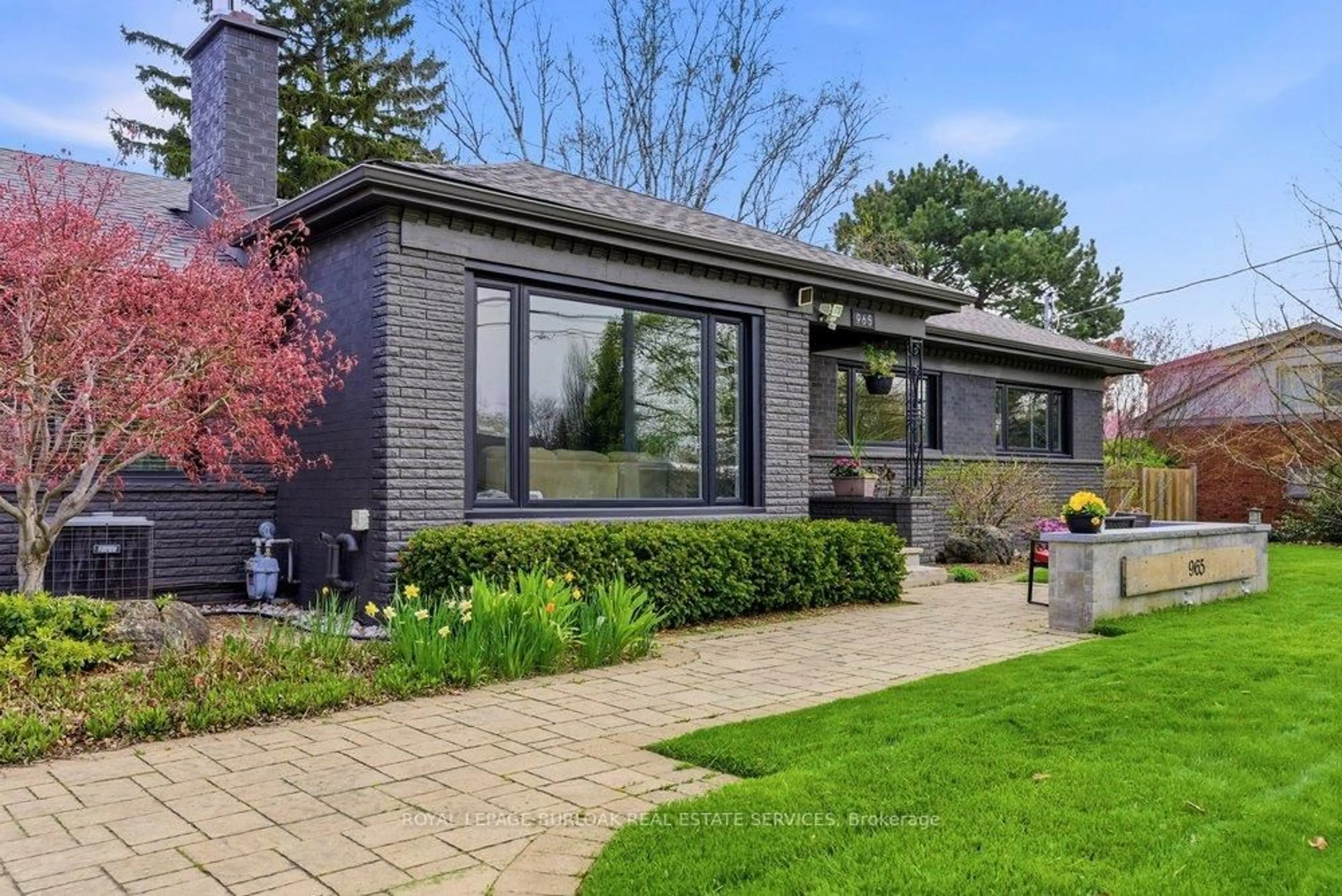 Home with brick exterior material, street for 965 Filmandale Rd, Burlington Ontario L7T 2Z2