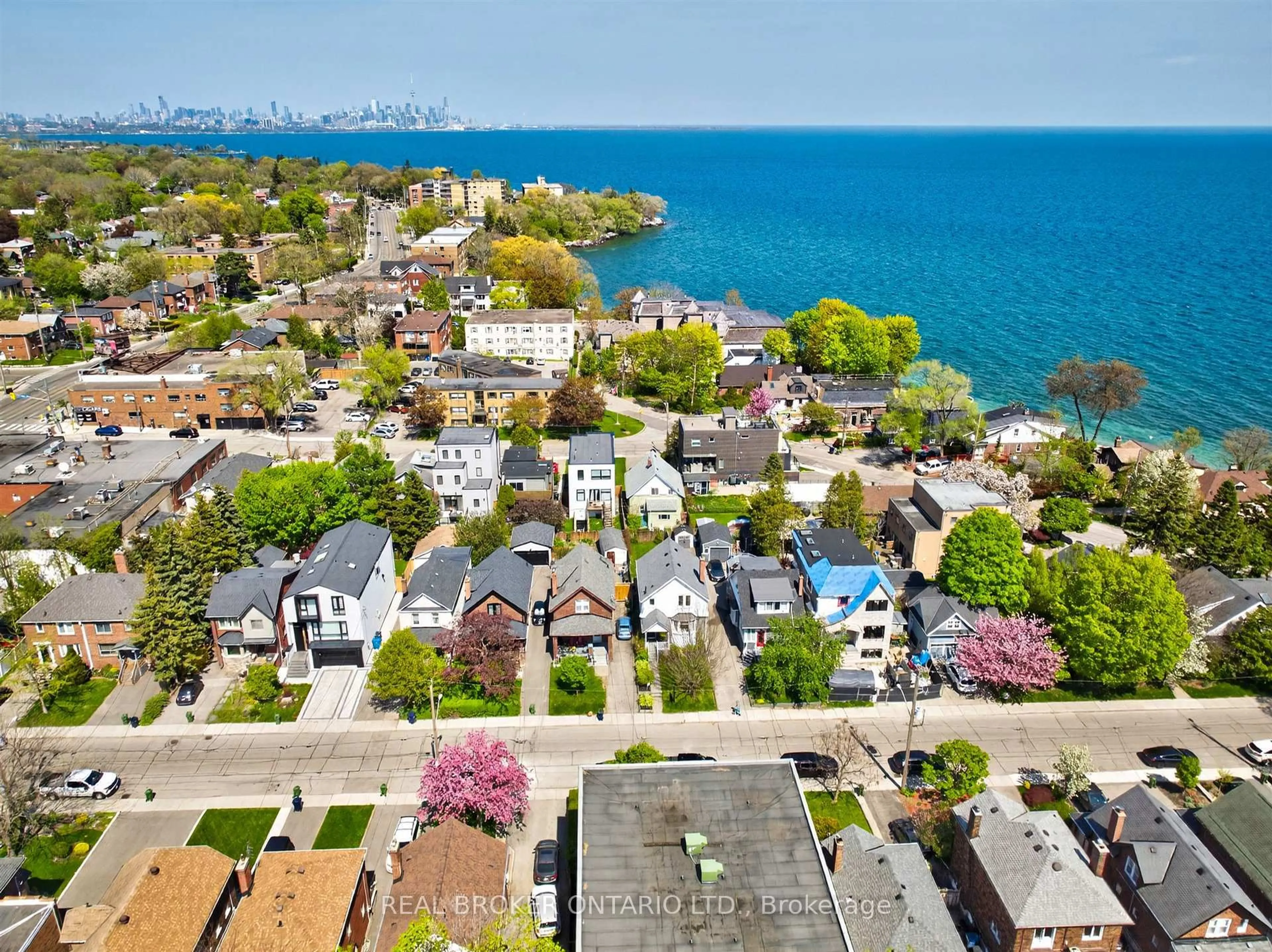A pic from outside/outdoor area/front of a property/back of a property/a pic from drone, water/lake/river/ocean view for 23 Second St, Toronto Ontario M8V 2X1