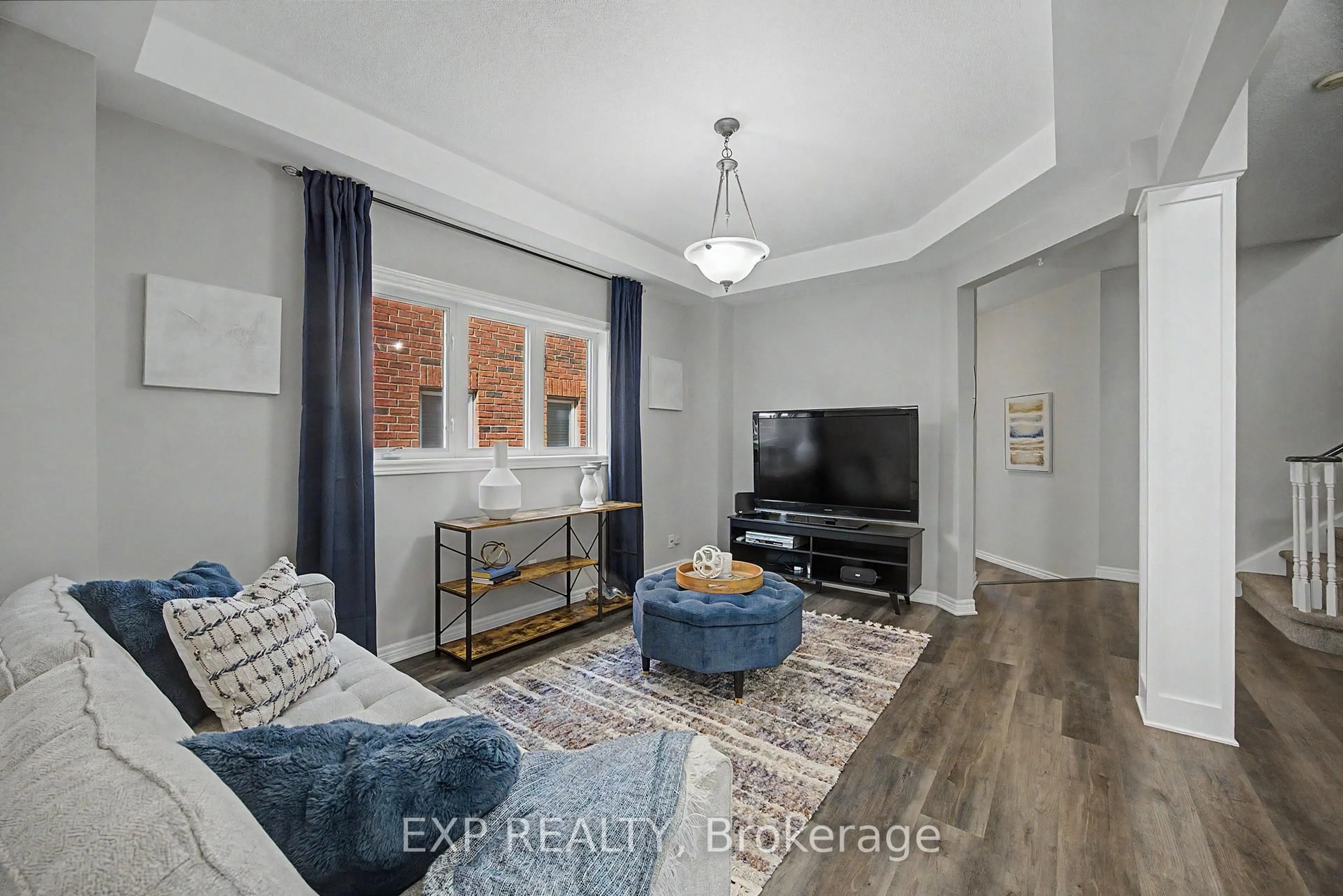 Living room with furniture, unknown for 379 Grovehill Rd, Oakville Ontario L6H 6P3