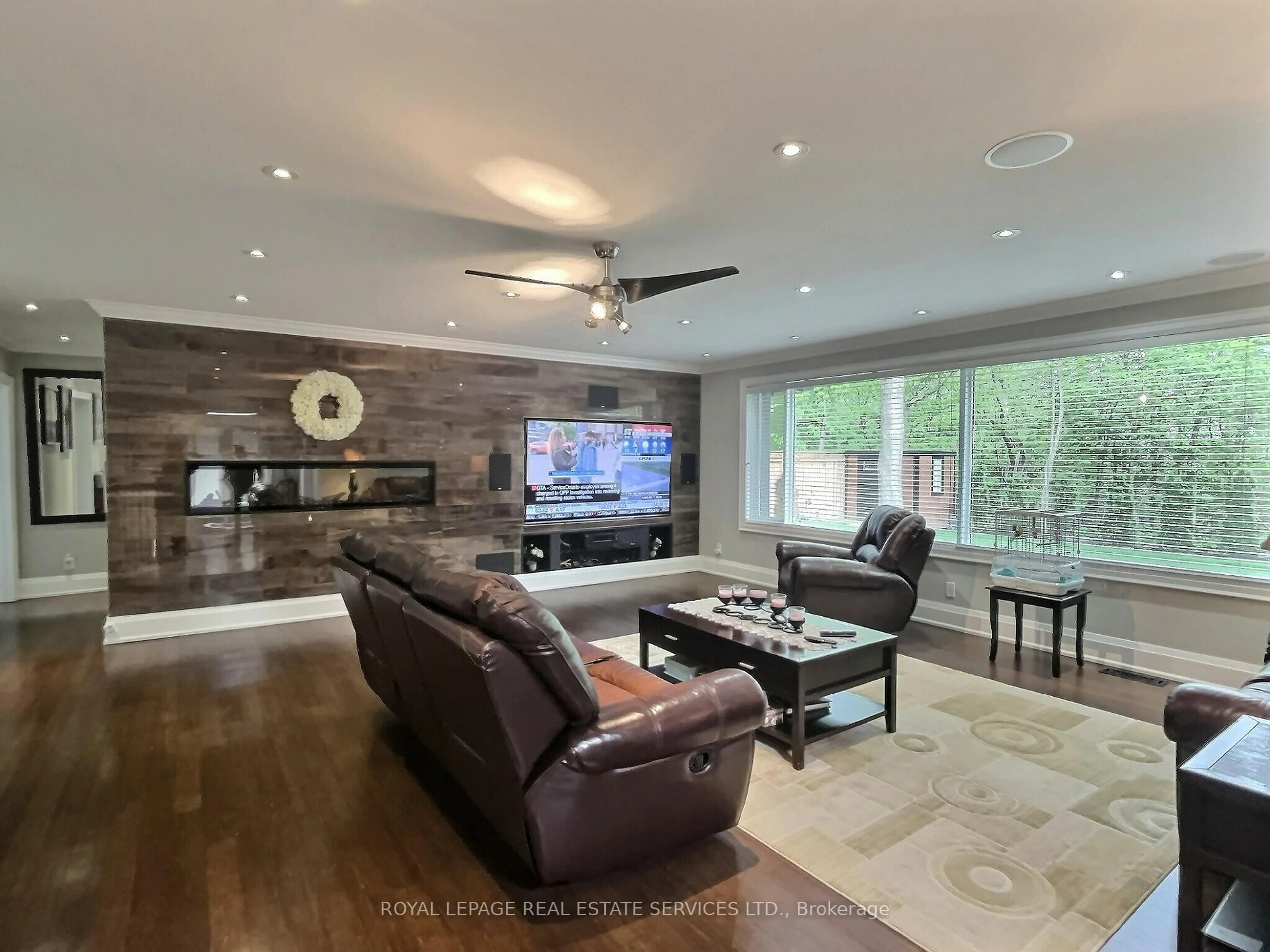 Living room with furniture, unknown for 45 Greenbrook Dr, Toronto Ontario M6M 2J8