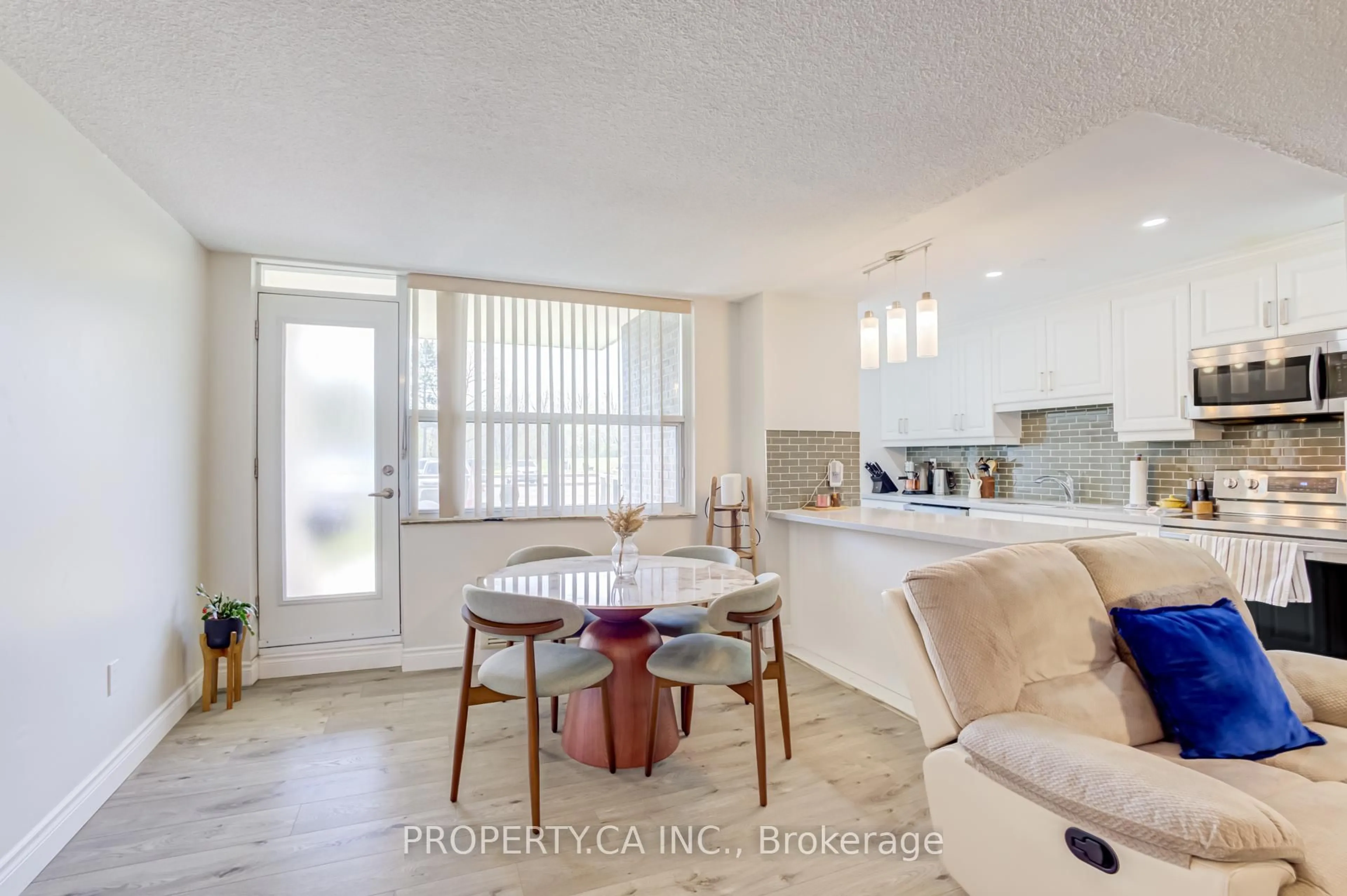 Open concept kitchen, ceramic/tile floor for 966 Inverhouse Dr #109, Mississauga Ontario L5J 4B6