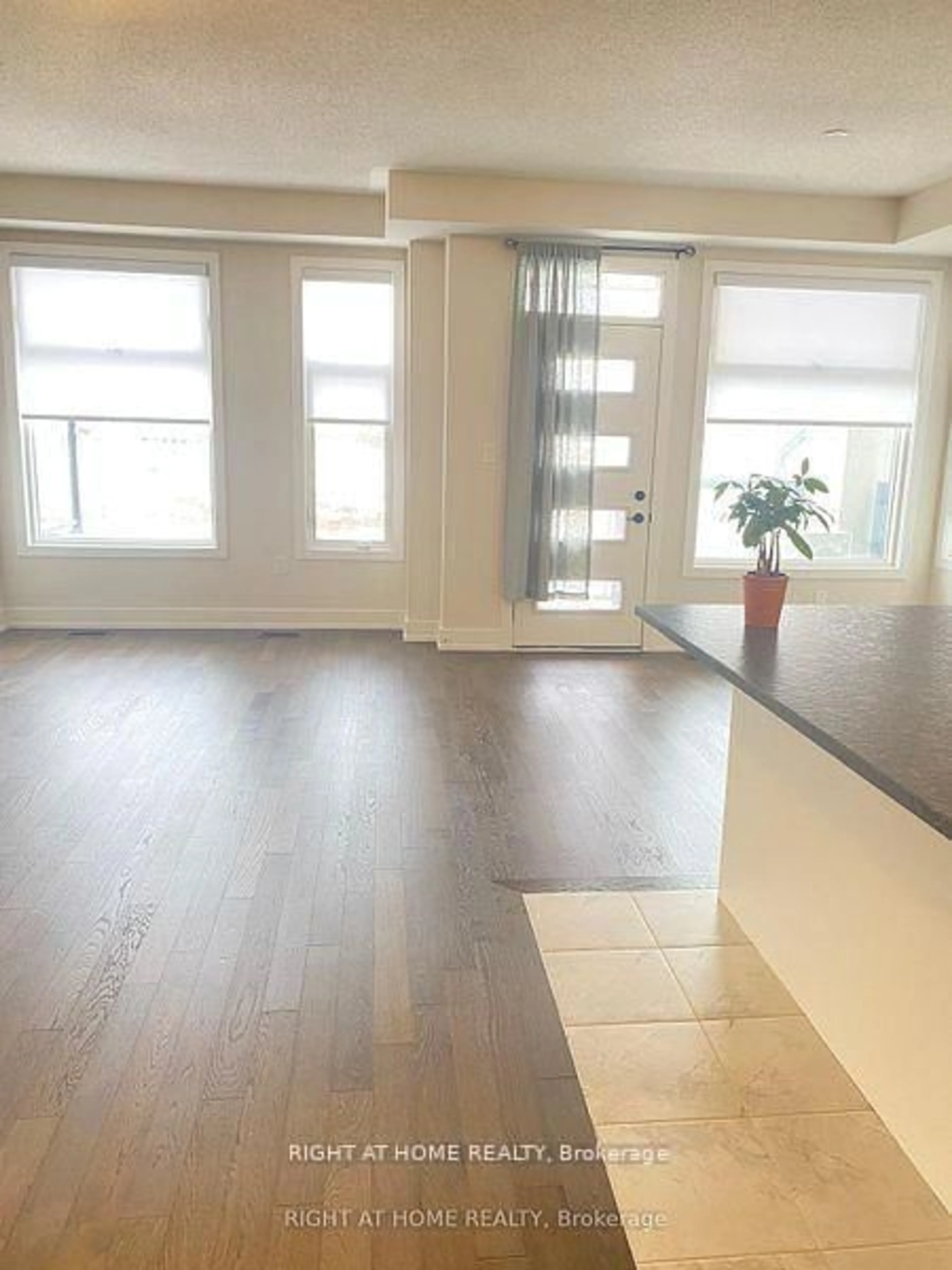 A pic of a room for 1284 Muller Lane, Oakville Ontario L6H 7G1