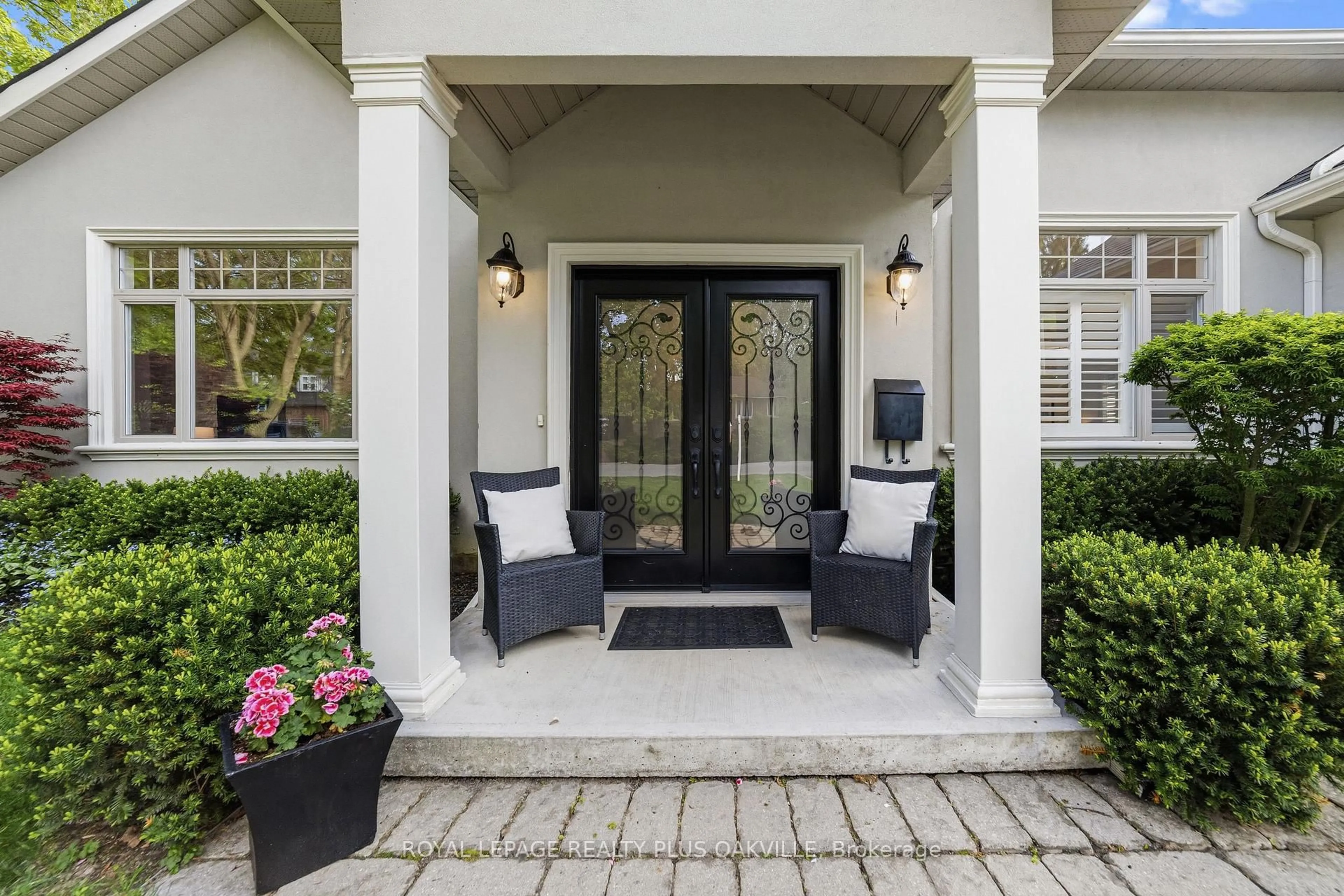 Unknown for 208 Mohawk Rd, Oakville Ontario L6L 2Z2