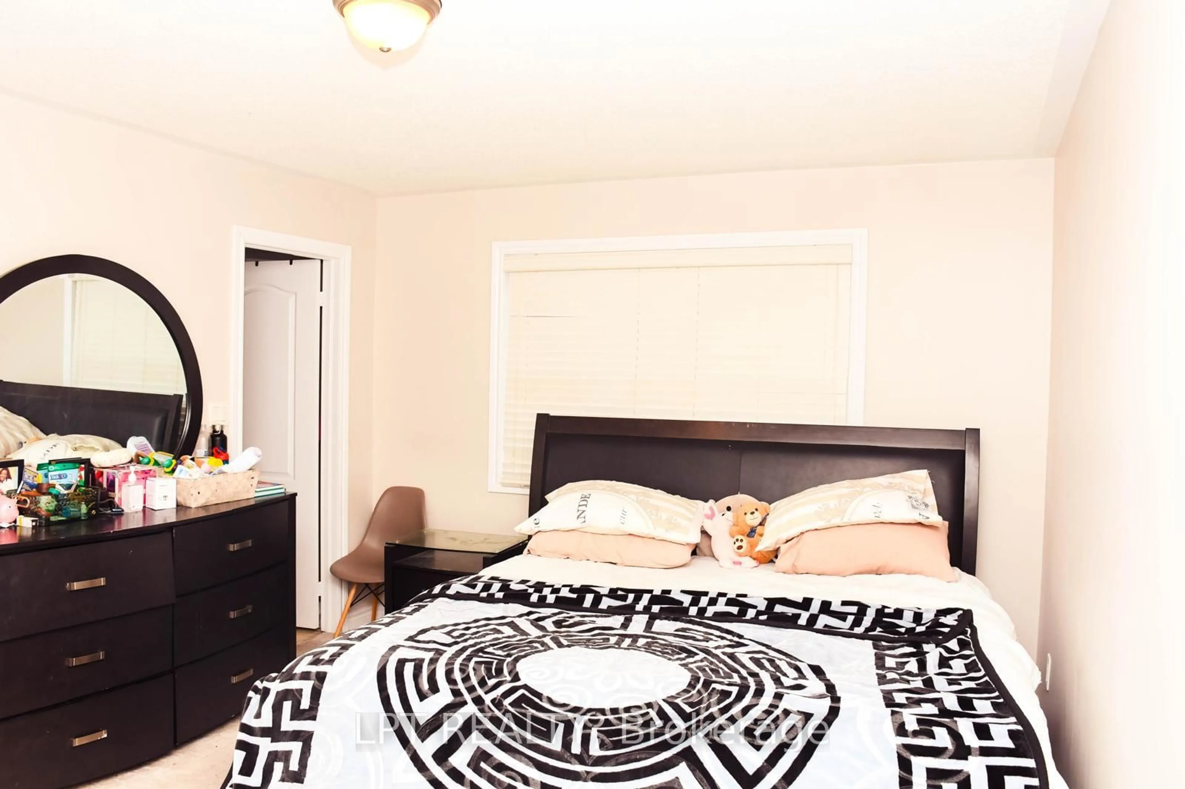 A pic of a room for 162 Agava St, Brampton Ontario L7A 4R9