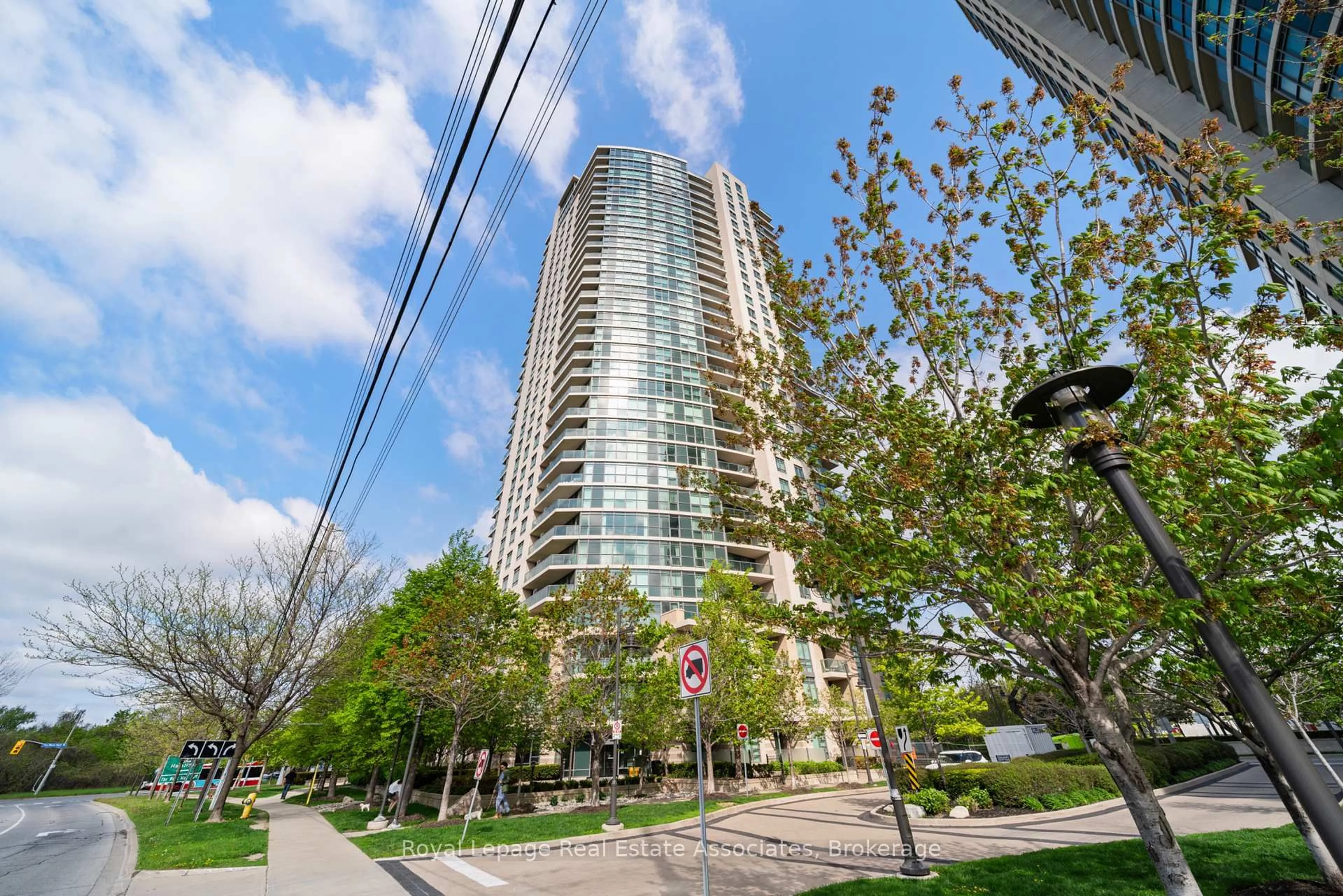 Patio, street for 225 Sherway Gardens Rd #1601, Toronto Ontario M9C 0A3