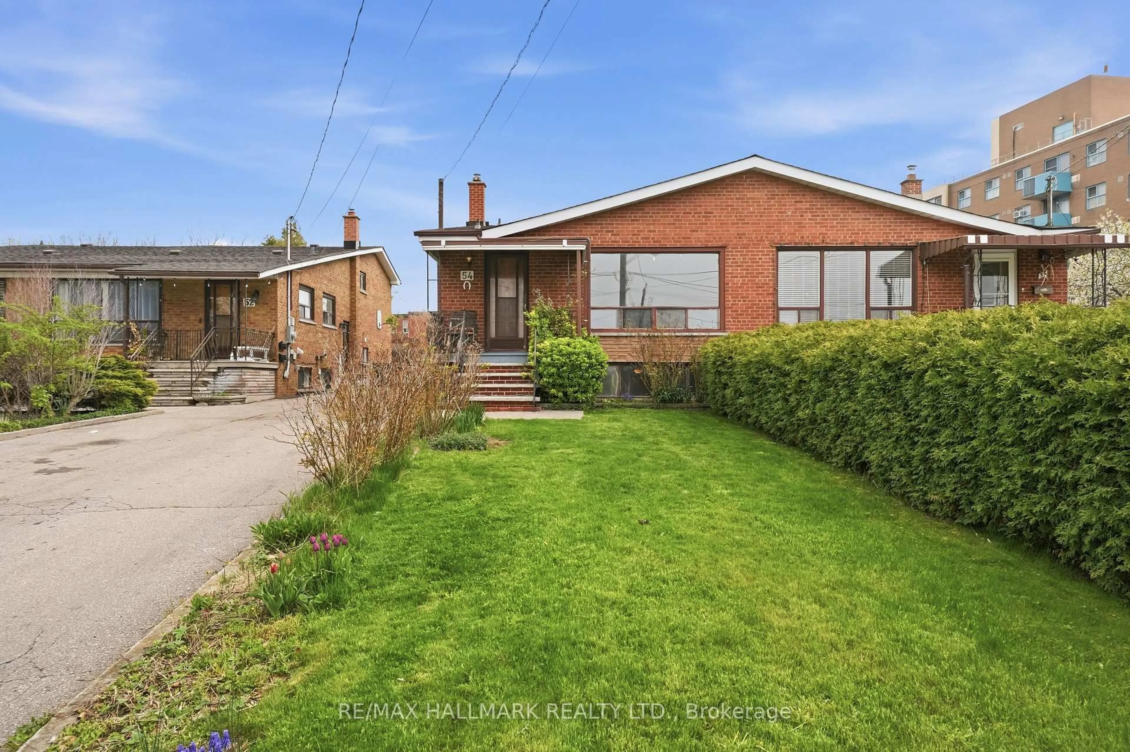 A pic from outside/outdoor area/front of a property/back of a property/a pic from drone, street for 54 Gotham Crt, Toronto Ontario M6M 2N8