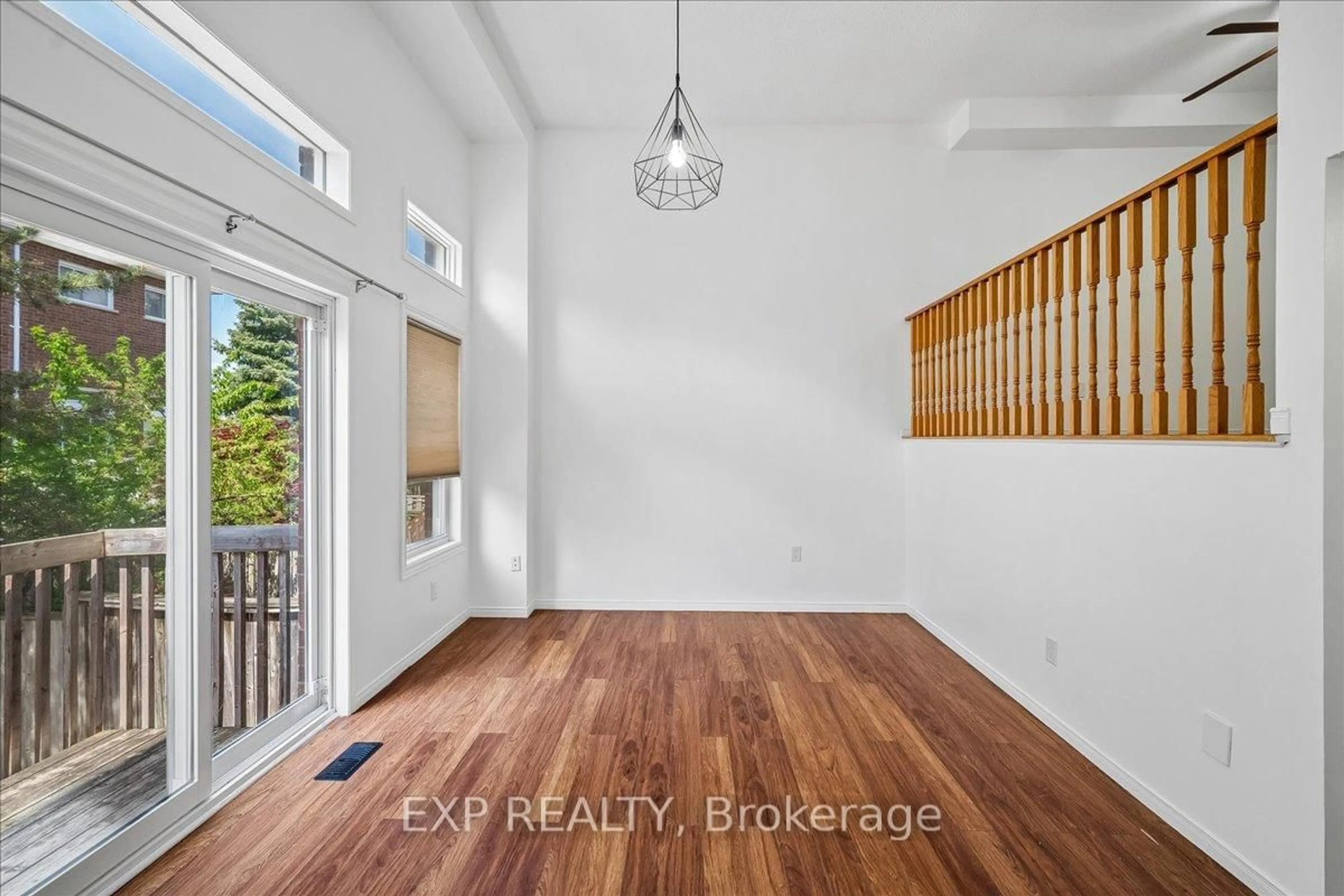Indoor entryway for 6060 Snowy Owl Cres #35, Mississauga Ontario L5N 7K3
