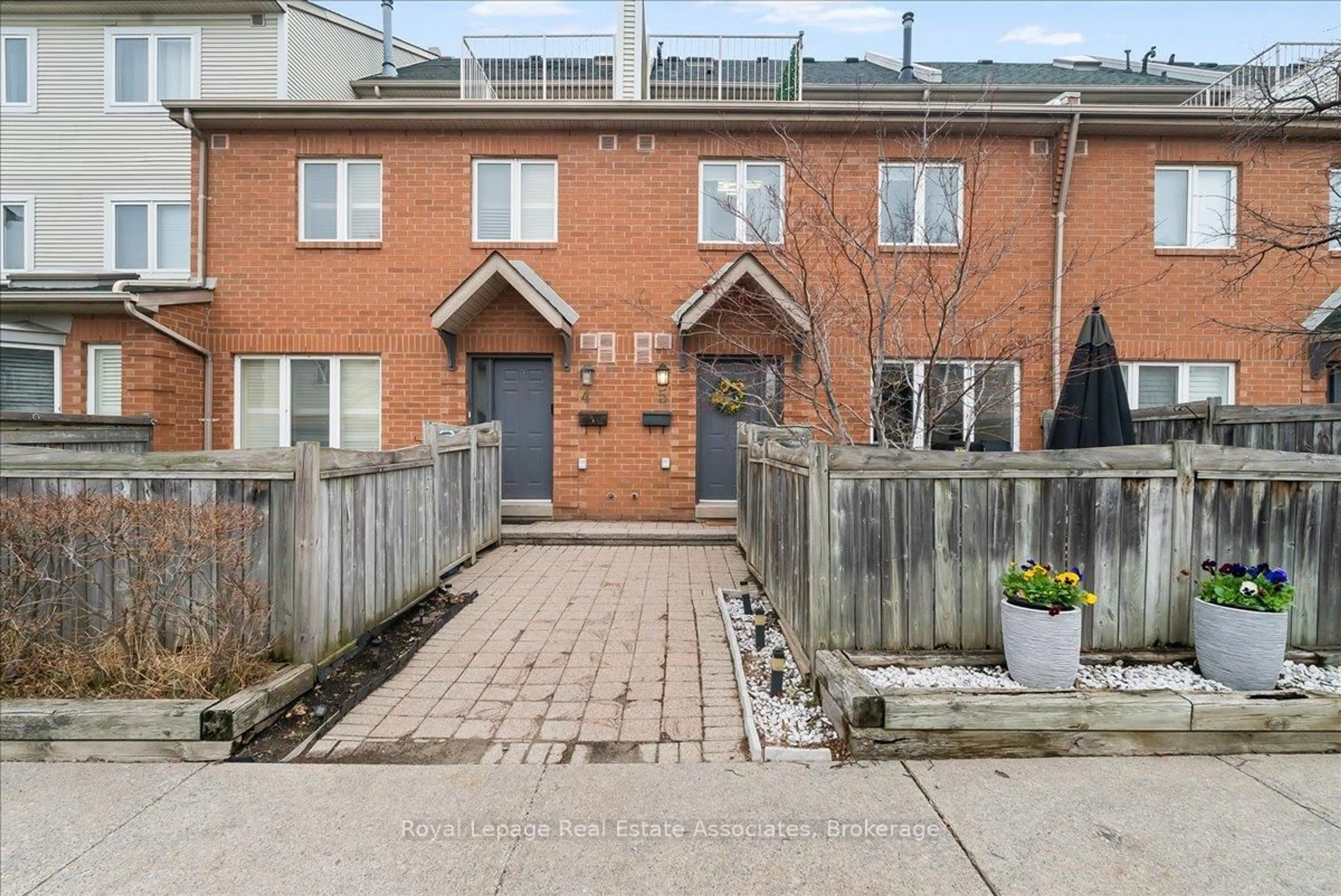 Unknown for 1241 Parkwest Pl #5, Mississauga Ontario L5E 3J3