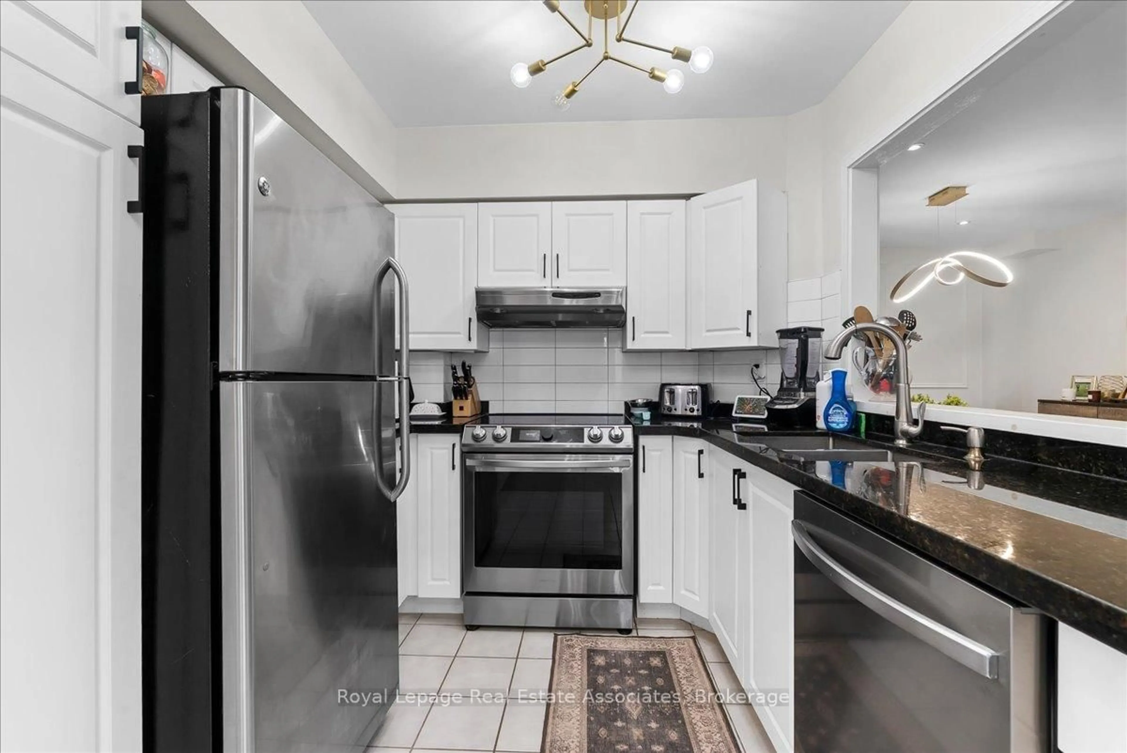 Standard kitchen, unknown for 1241 Parkwest Pl #5, Mississauga Ontario L5E 3J3