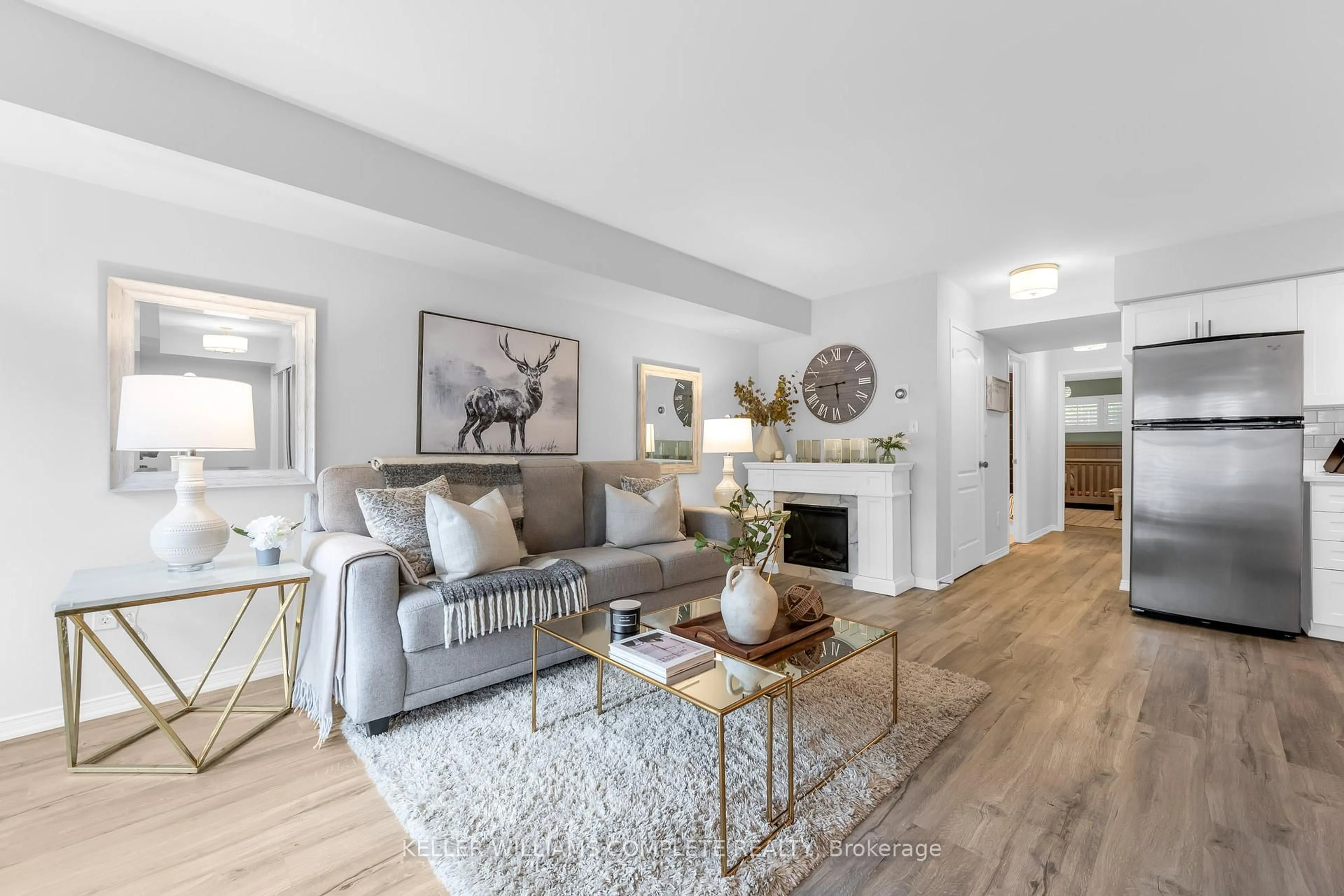 Living room with furniture, unknown for 2468 POST Rd #28, Oakville Ontario L6H 0J2