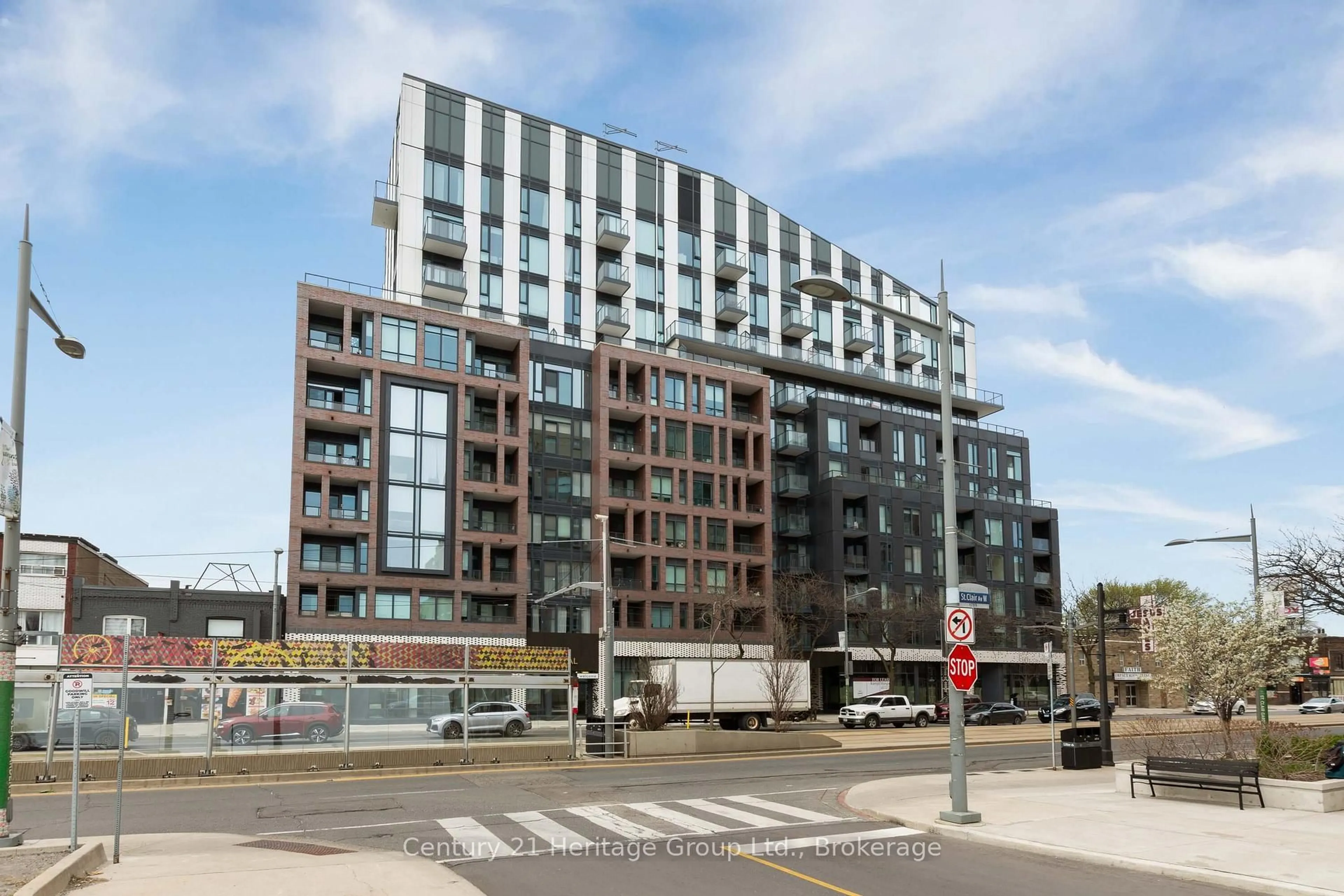 Unknown for 1808 St Clair Ave #216, Toronto Ontario M6N 0C1