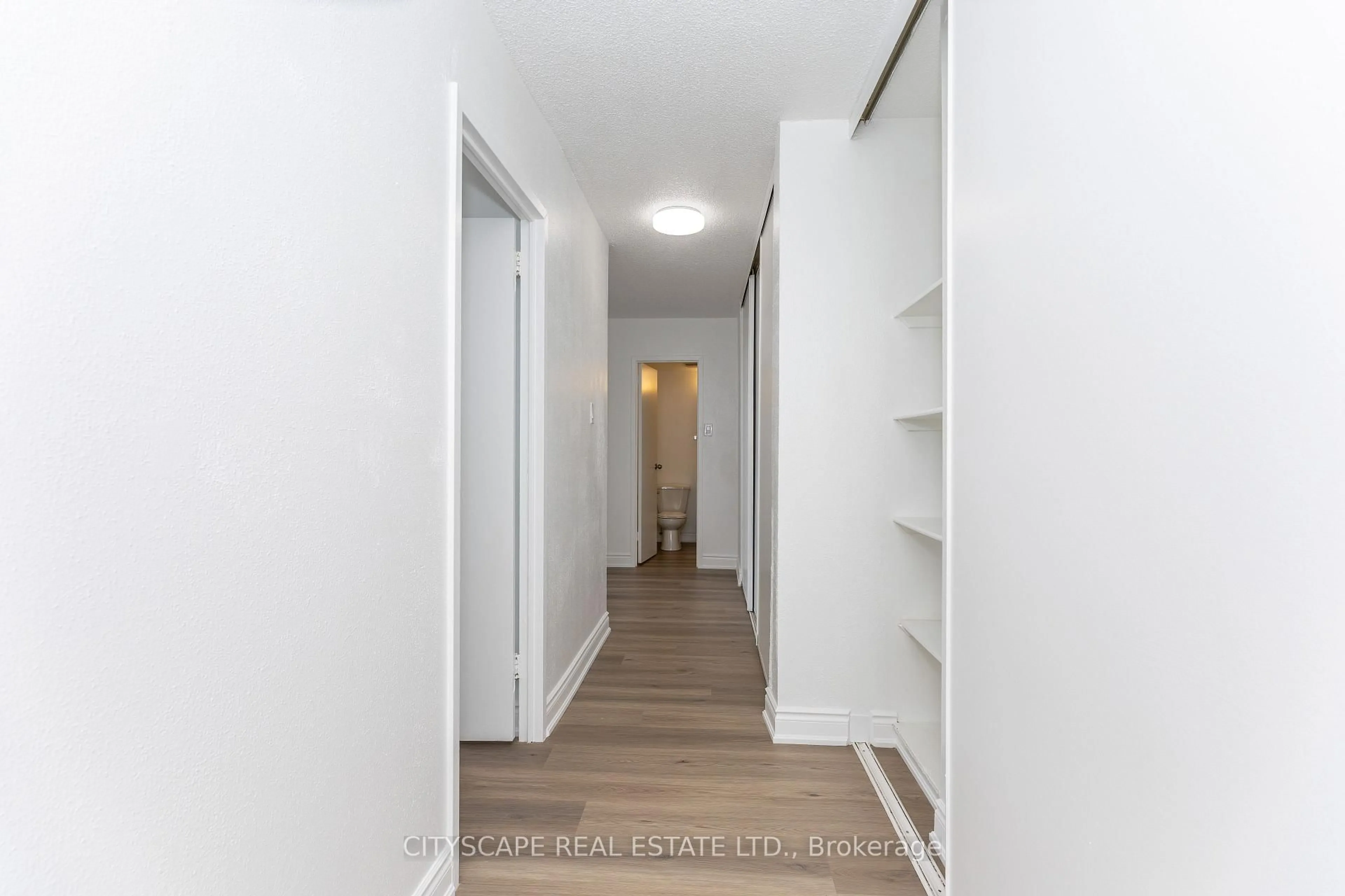 Unknown for 940 Caledonia Rd #1005, Toronto Ontario M6B 3Y4