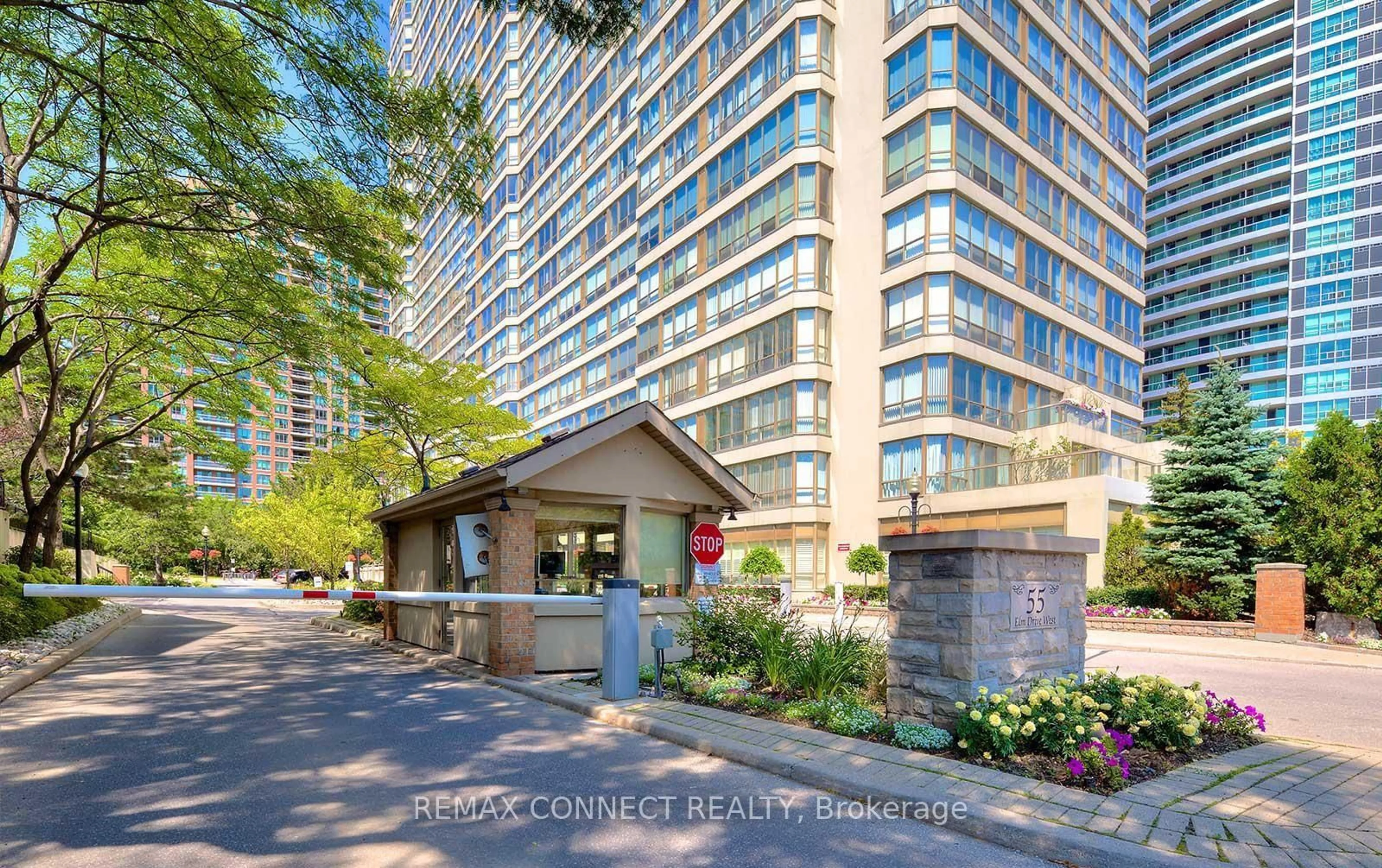 Indoor foyer for 55 Elm Dr #1908, Mississauga Ontario L5B 3Z3