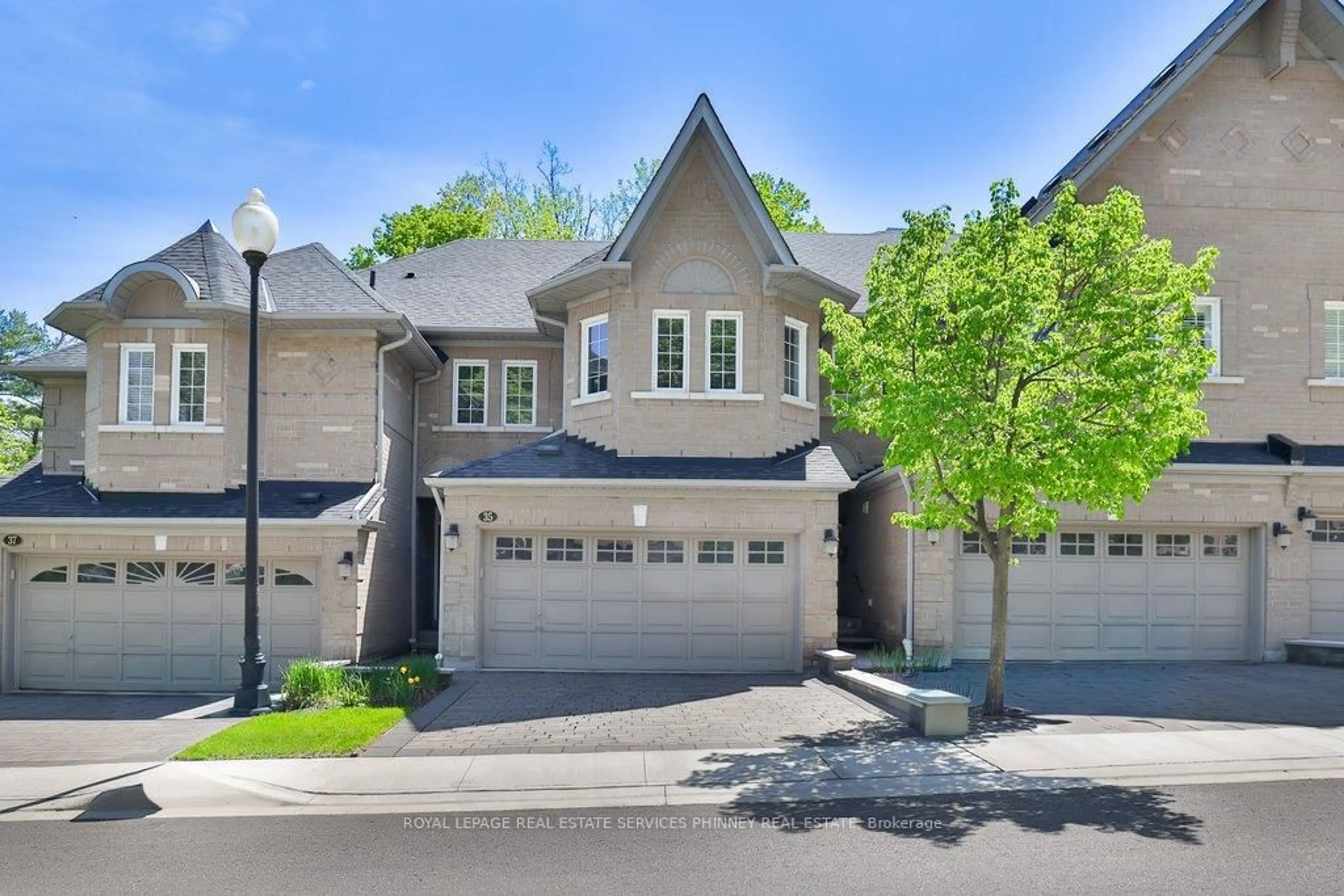 Home with brick exterior material, street for 2000 The Collegeway Way #35, Mississauga Ontario L5L 5Y9