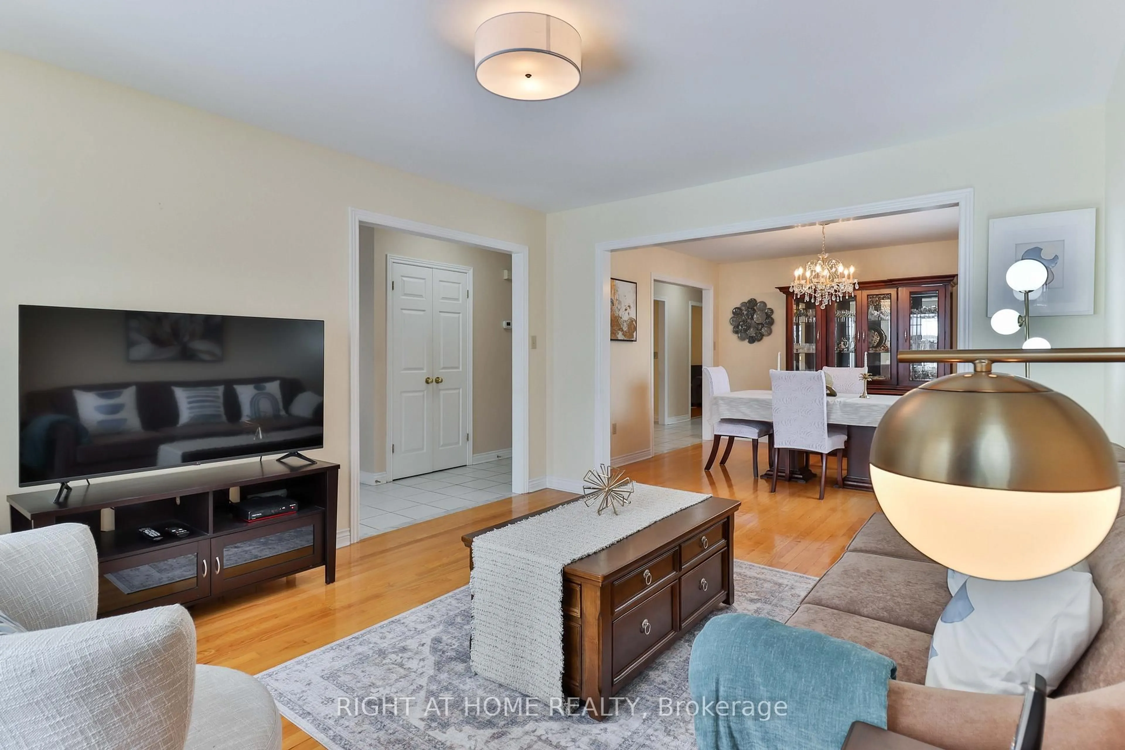 Living room with furniture, unknown for 459 Maple Leaf Dr, Toronto Ontario M6L 1R1