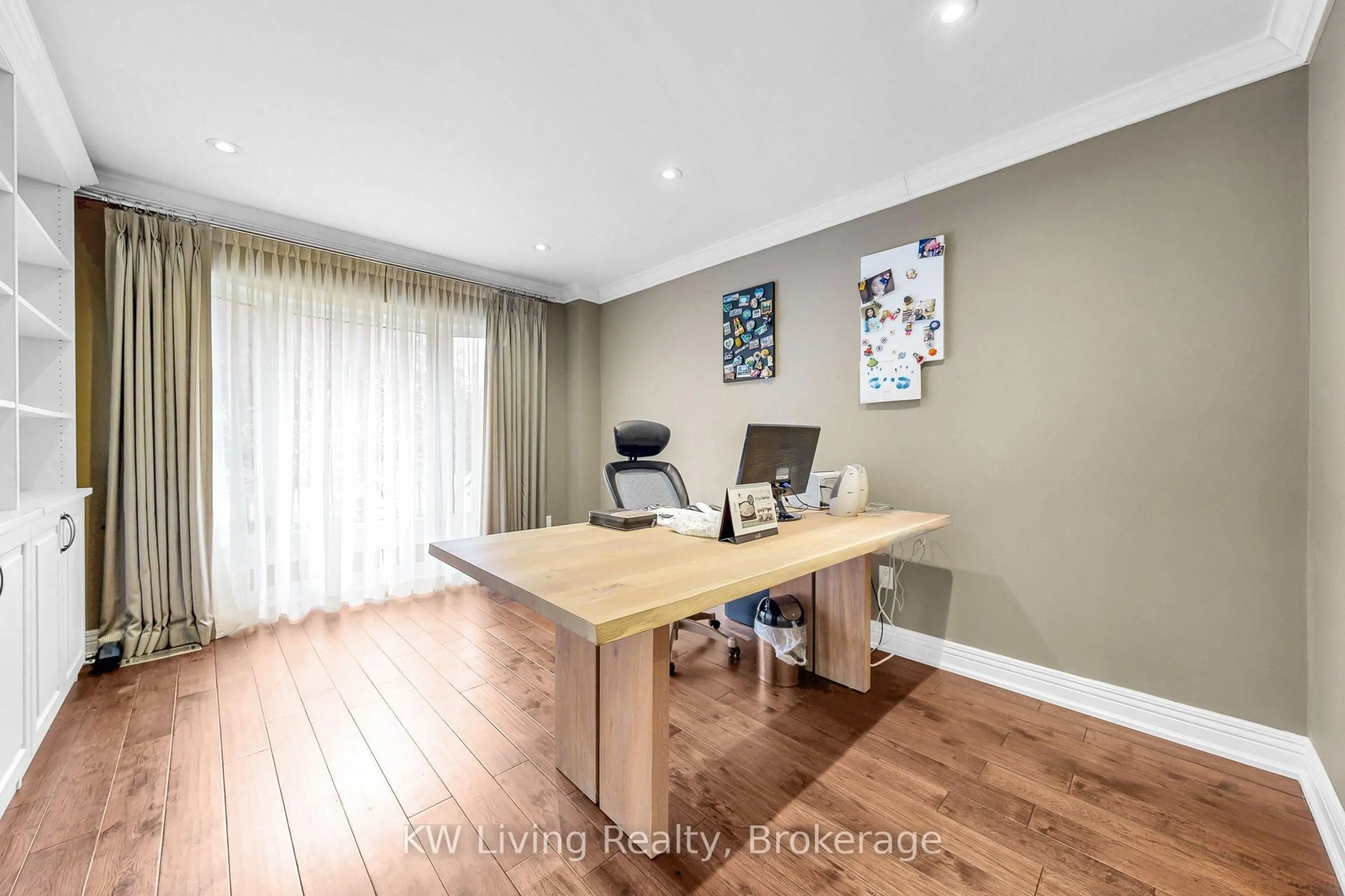 A pic of a room for 5167 Frybrook Crt, Mississauga Ontario L5M 5A8