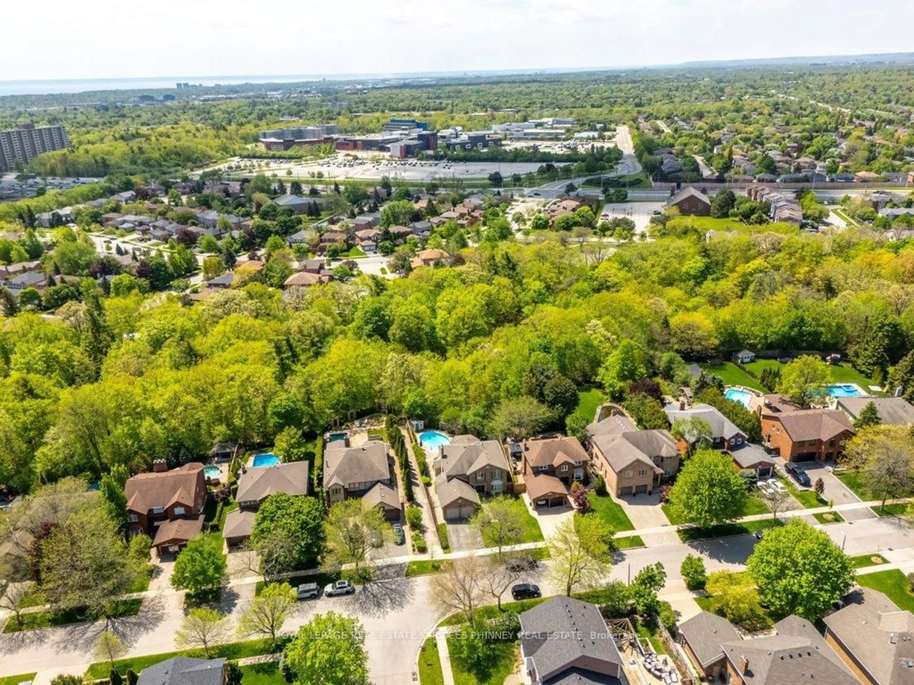 A pic from outside/outdoor area/front of a property/back of a property/a pic from drone, water/lake/river/ocean view for 1357 Golden Meadow Tr, Oakville Ontario L6H 3H1