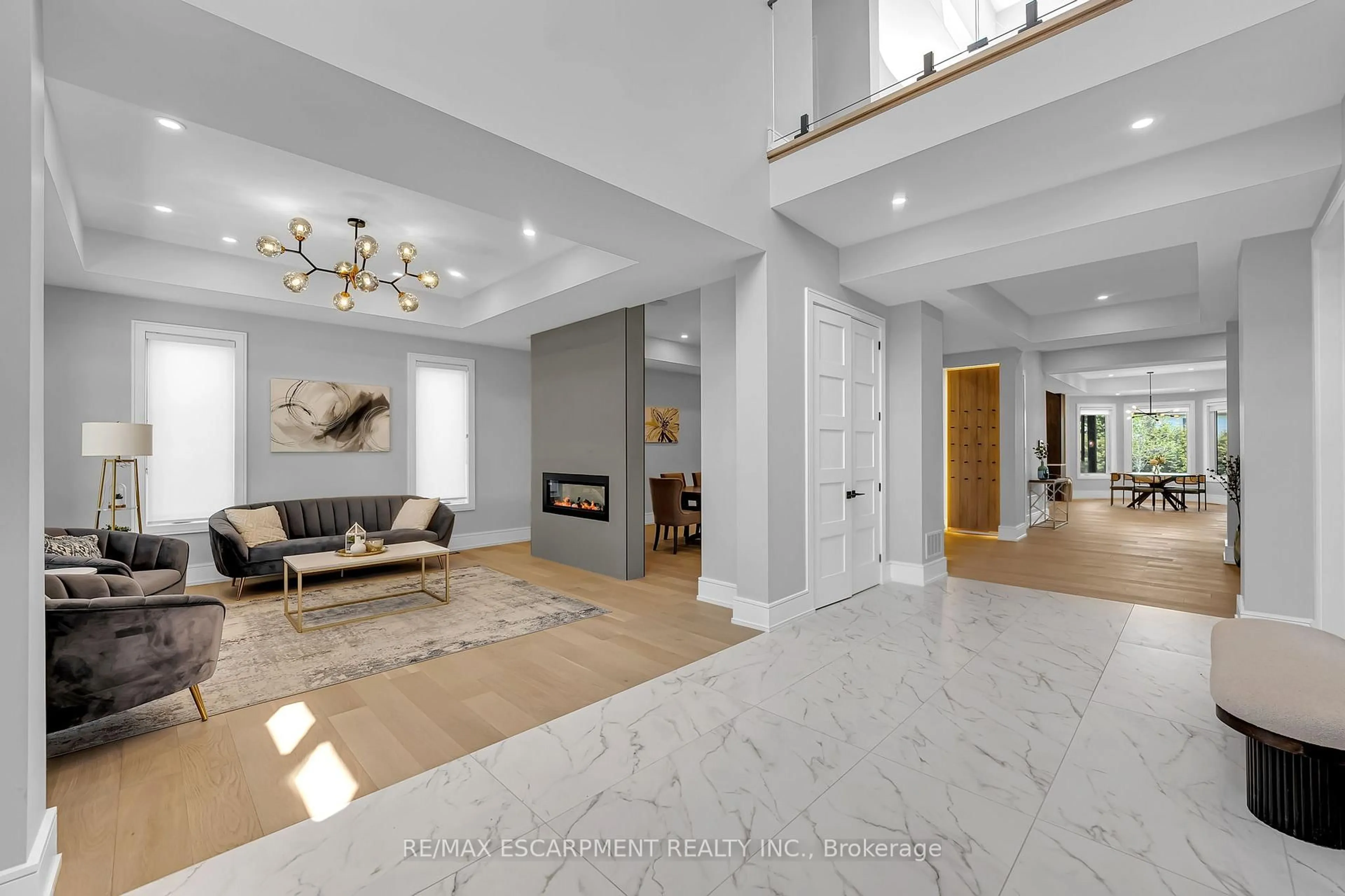 Indoor foyer for 221 Morden Rd, Oakville Ontario L6K 2S2
