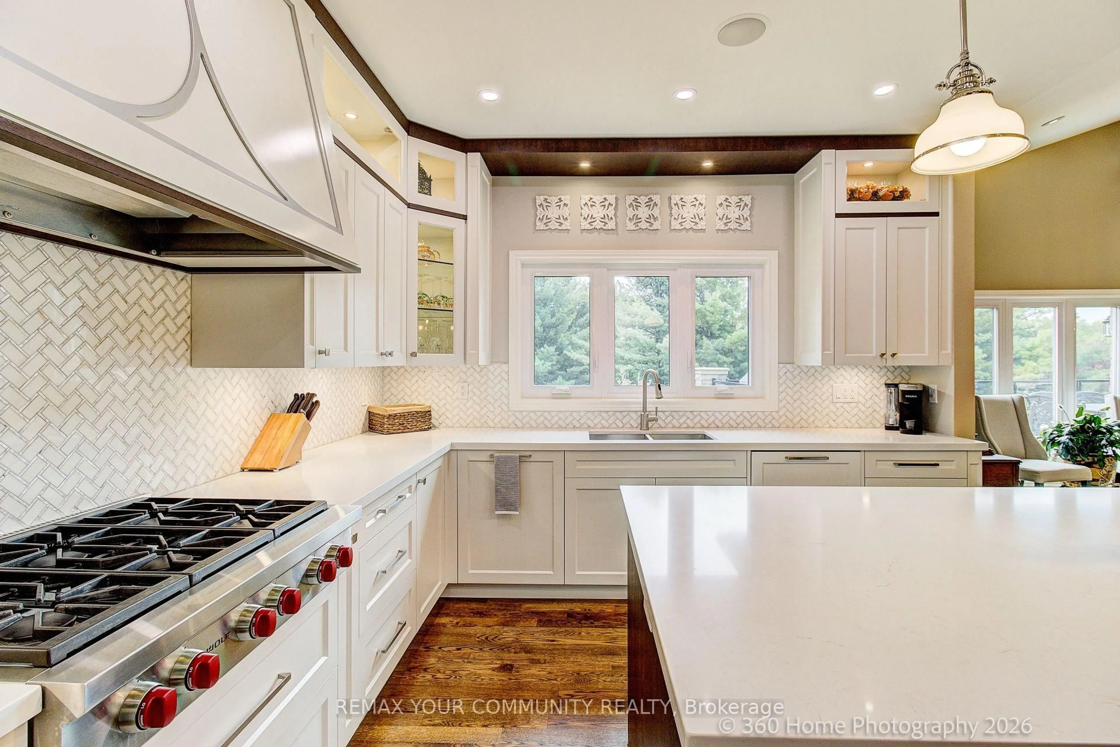 Contemporary kitchen, ceramic/tile floor for 8 High Forest Crt, Caledon Ontario L7E 0B8