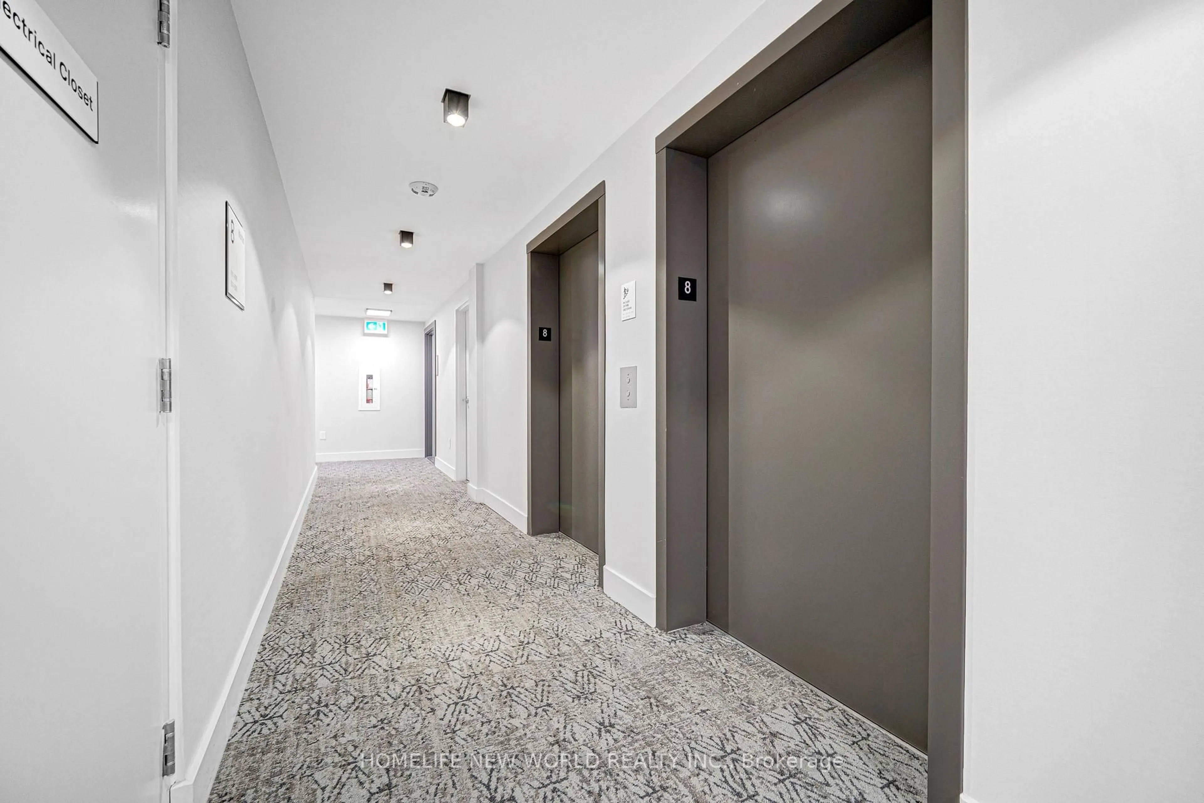 Indoor foyer for 758 Dovercourt Rd #807, Toronto Ontario M6H 0G7