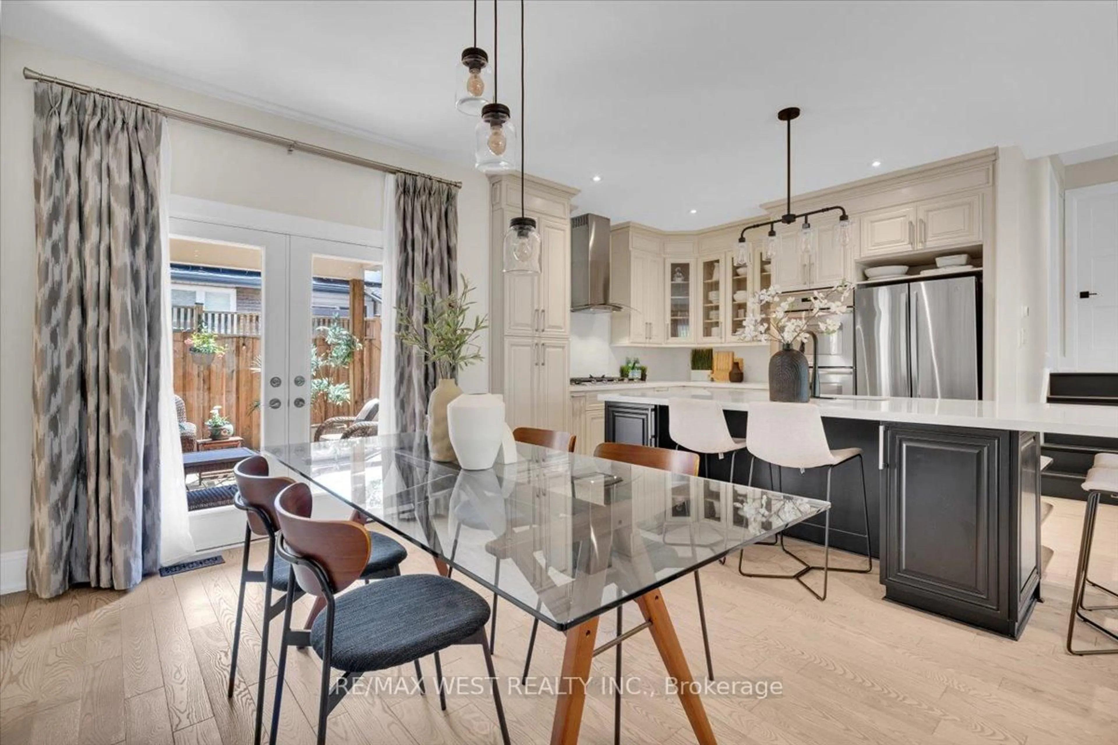 Open concept kitchen, ceramic/tile floor for 2456 Bridge Rd, Oakville Ontario L6L 2H1
