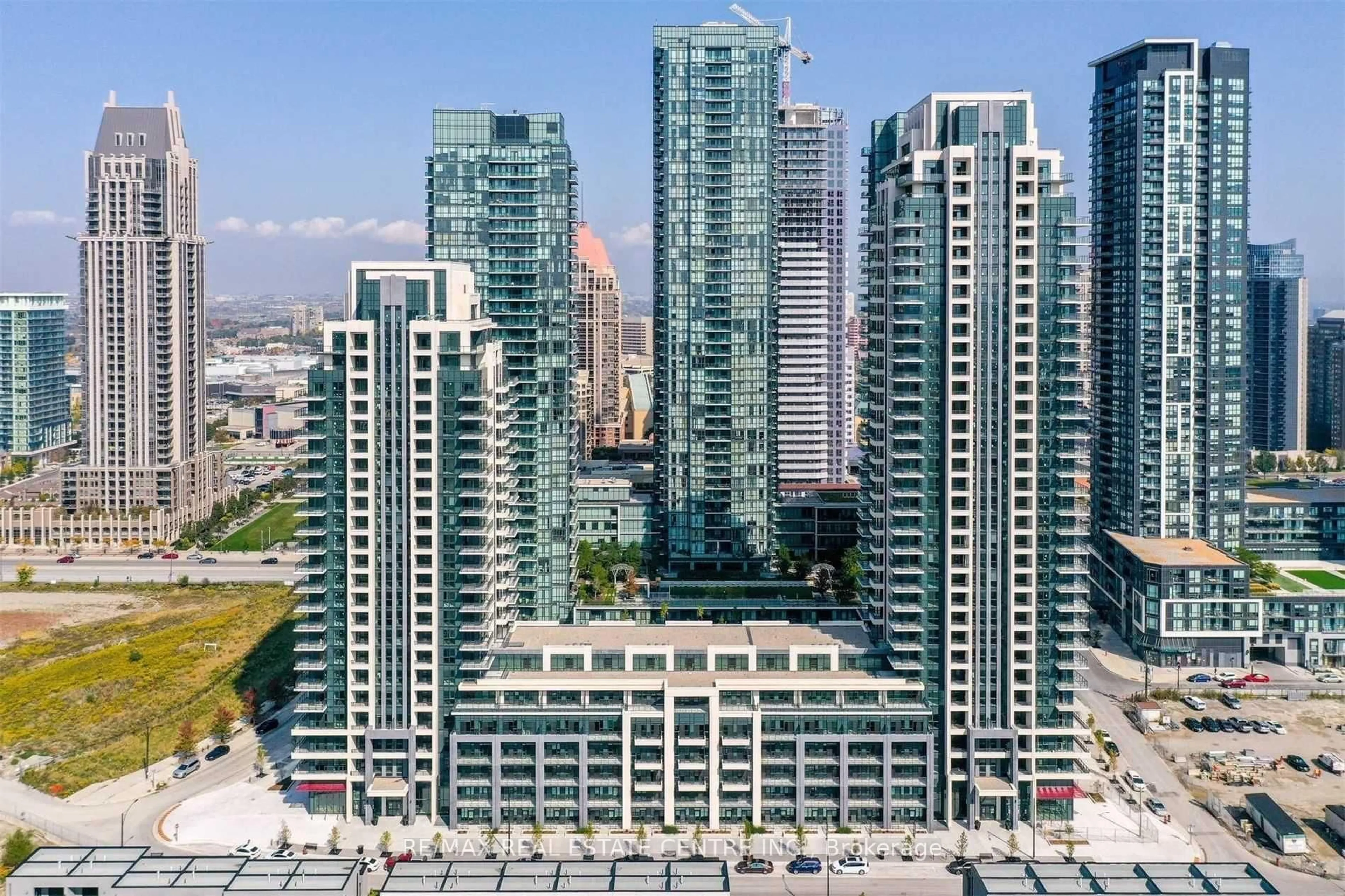 A pic from outside/outdoor area/front of a property/back of a property/a pic from drone, city buildings view from balcony for 4085 Parkside Village Dr #902, Mississauga Ontario L5B 0K9