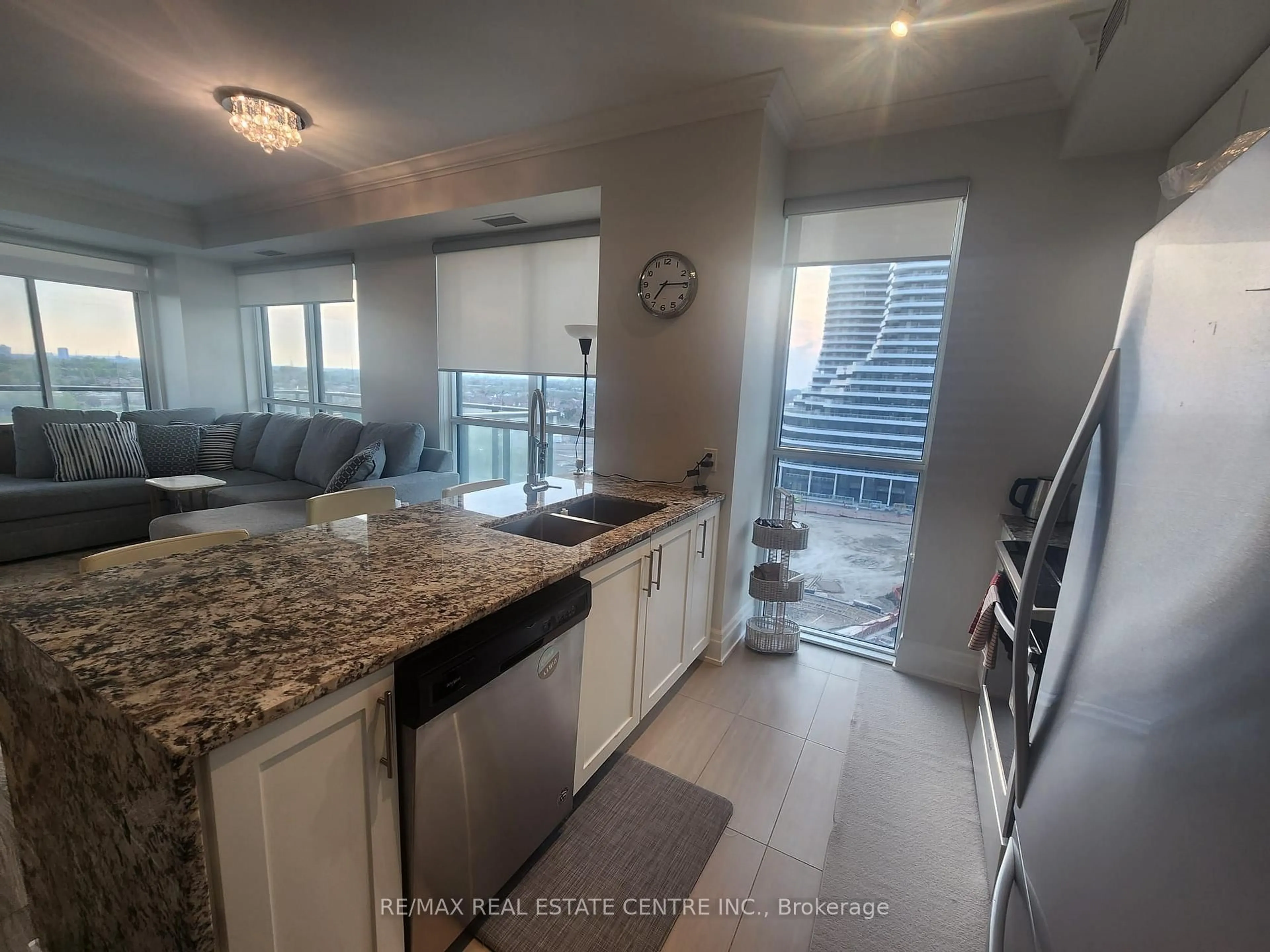 Open concept kitchen, unknown for 4085 Parkside Village Dr #902, Mississauga Ontario L5B 0K9