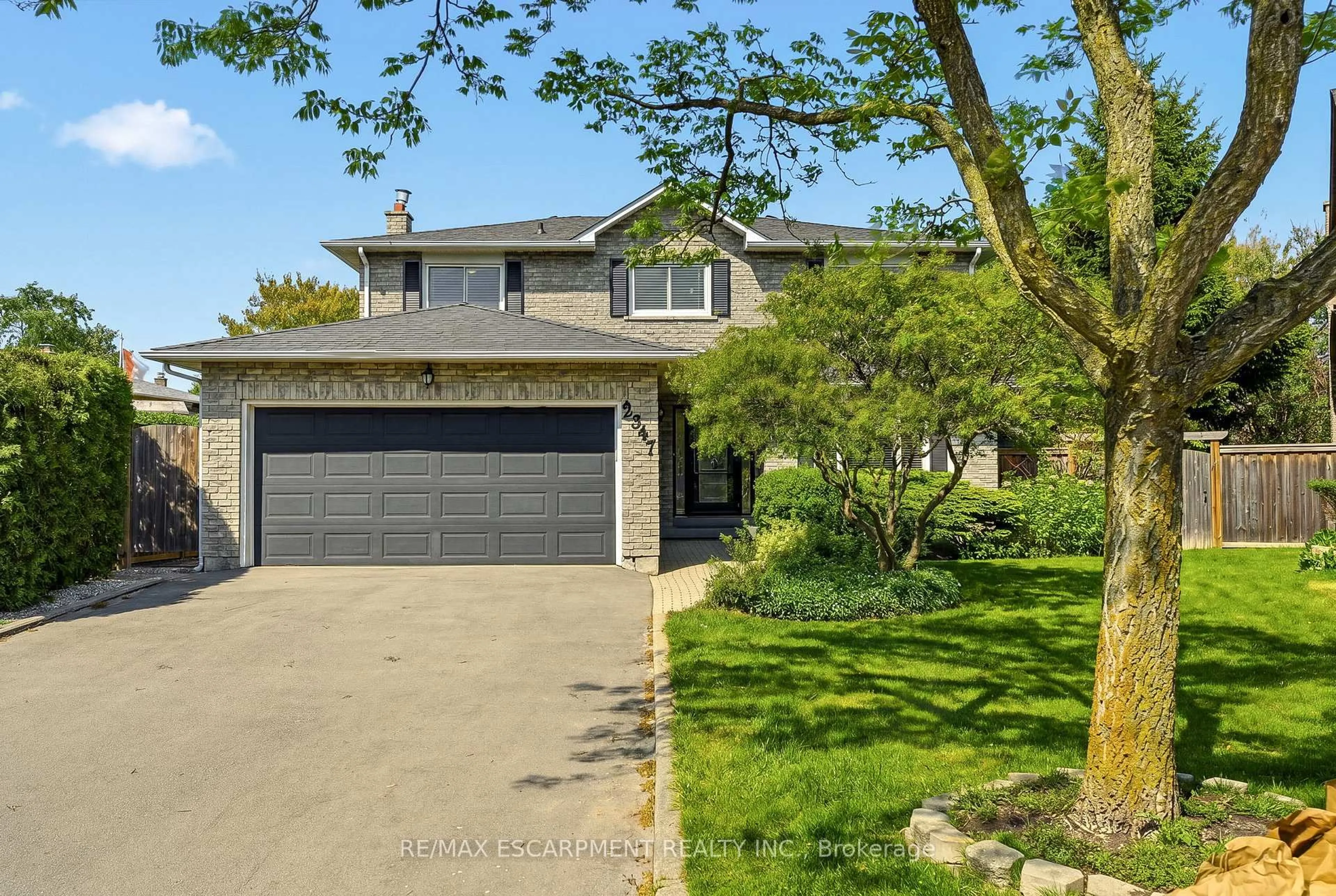 Unknown for 2347 Tweedsmuir Crt, Burlington Ontario L7P 4K9