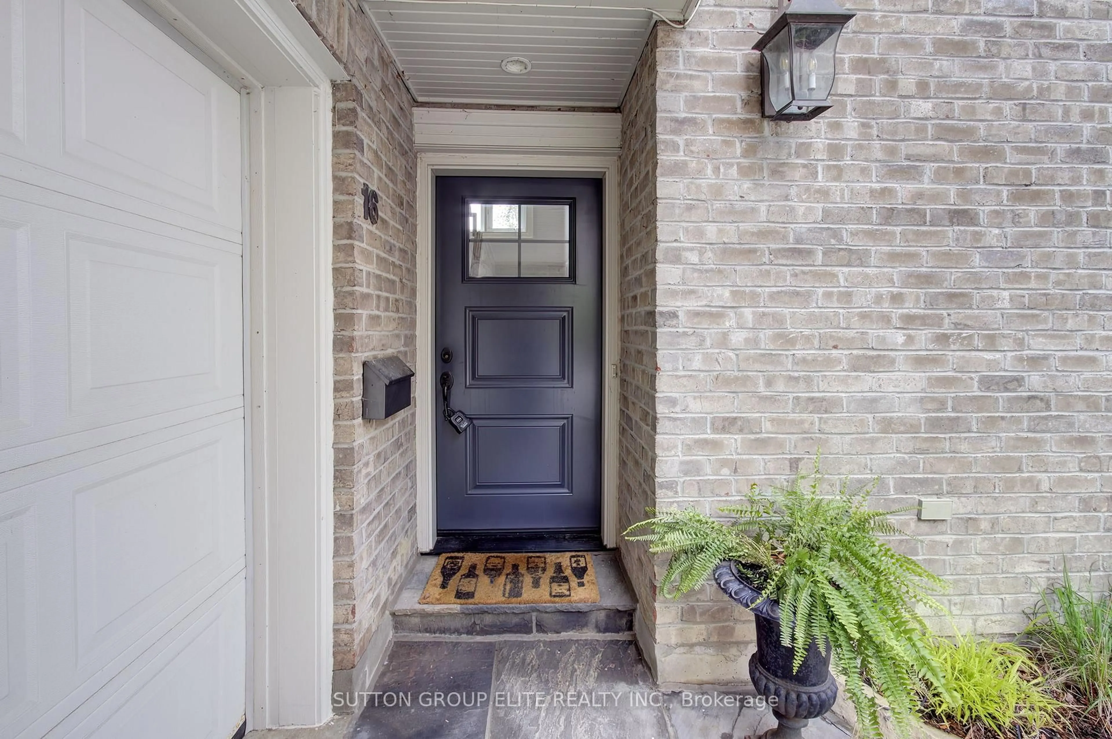 Indoor entryway for 16 Nautical Lane, Toronto Ontario M8V 4E7