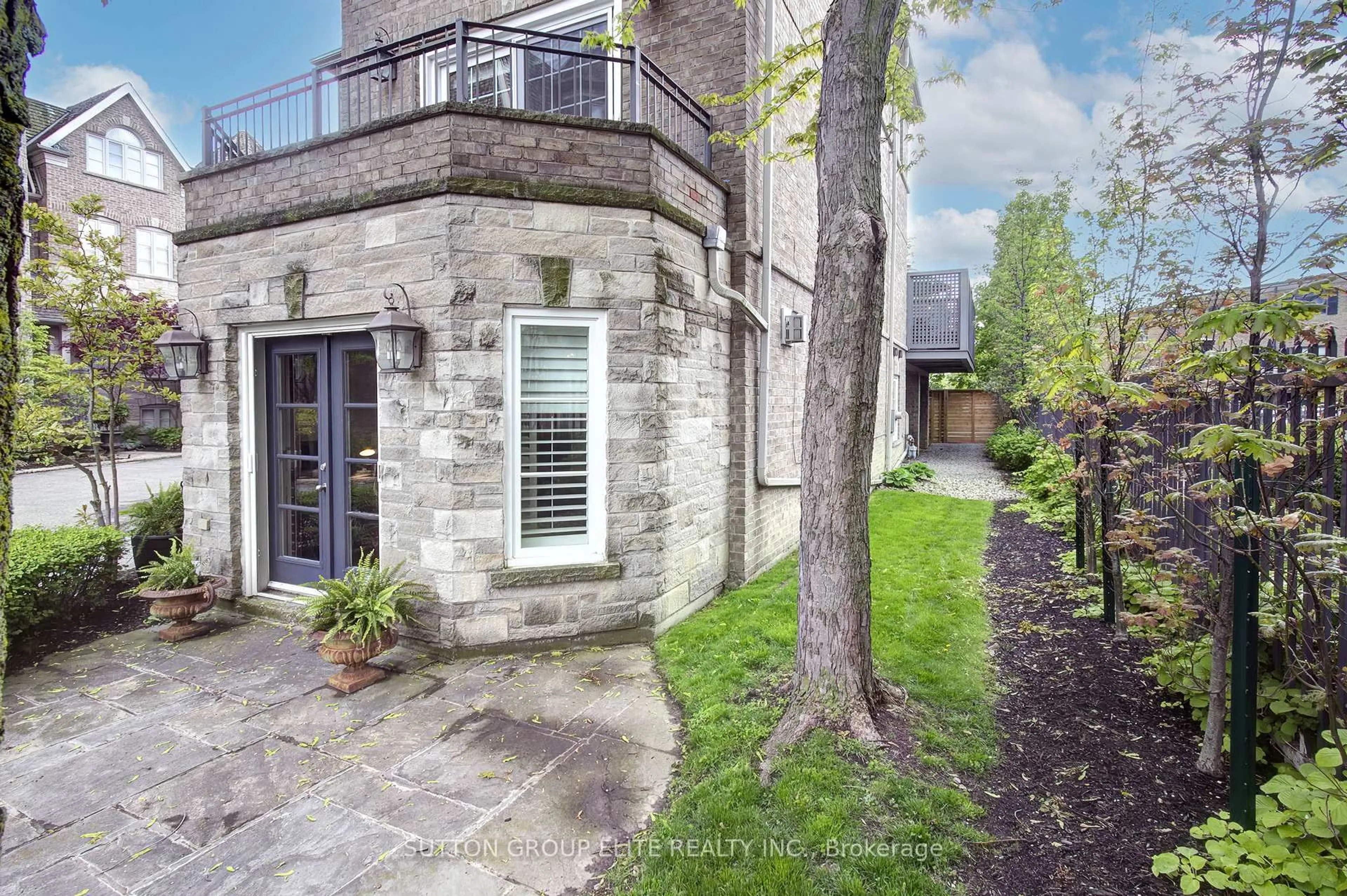 Patio, street for 16 Nautical Lane, Toronto Ontario M8V 4E7