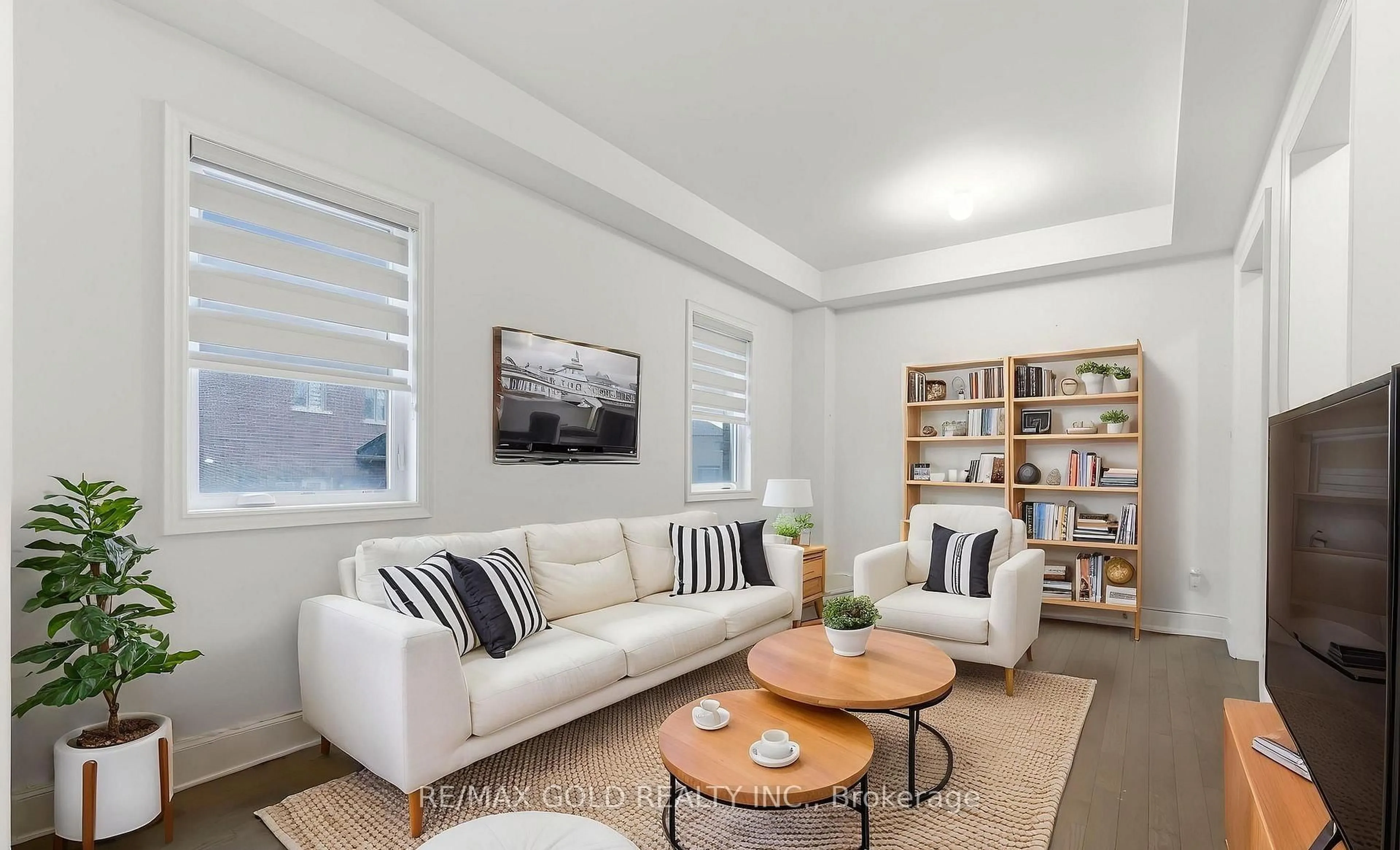 Living room with furniture, unknown for 32 Dotchson Ave, Caledon Ontario L7C 4G6
