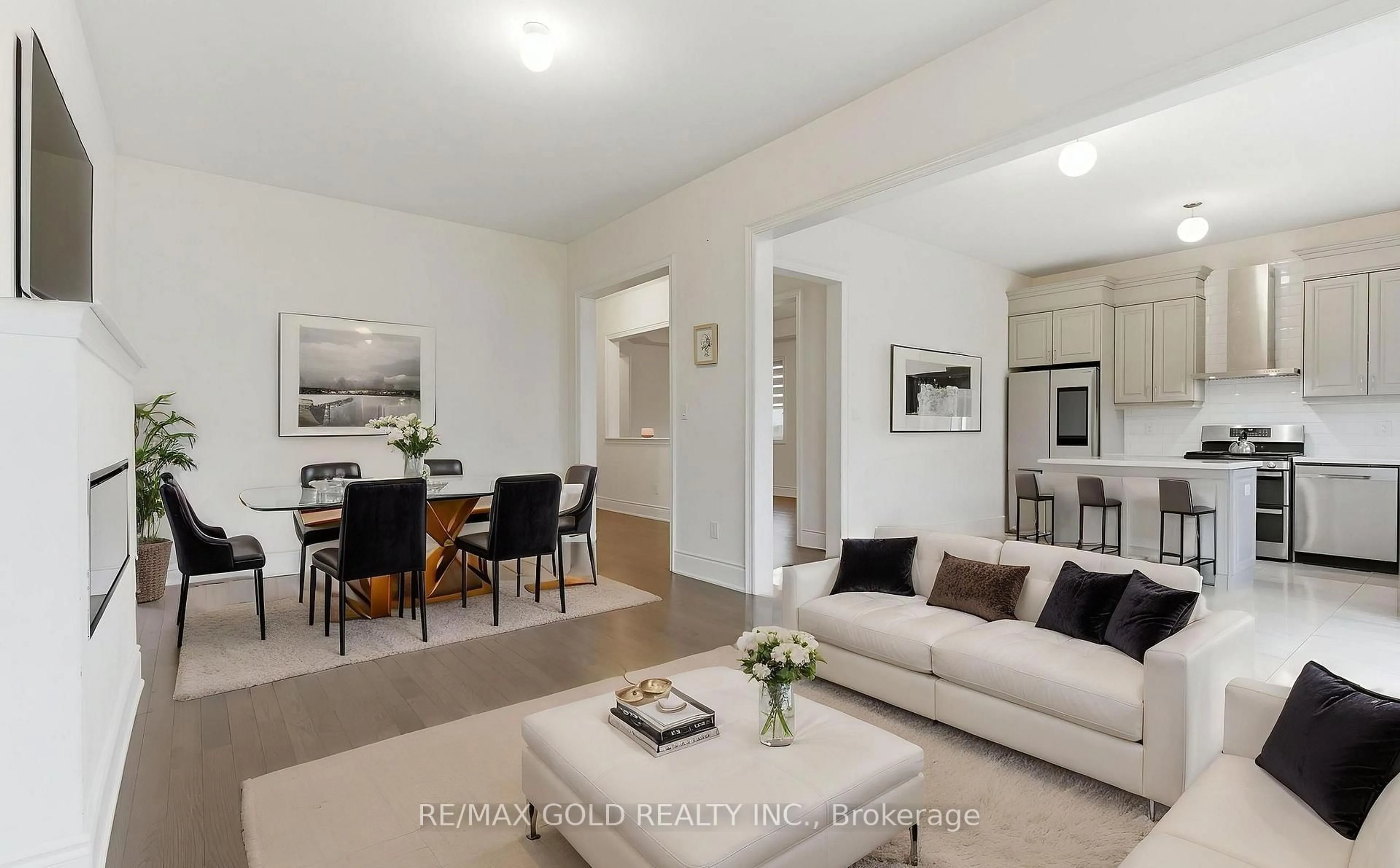 Living room with furniture, unknown for 32 Dotchson Ave, Caledon Ontario L7C 4G6