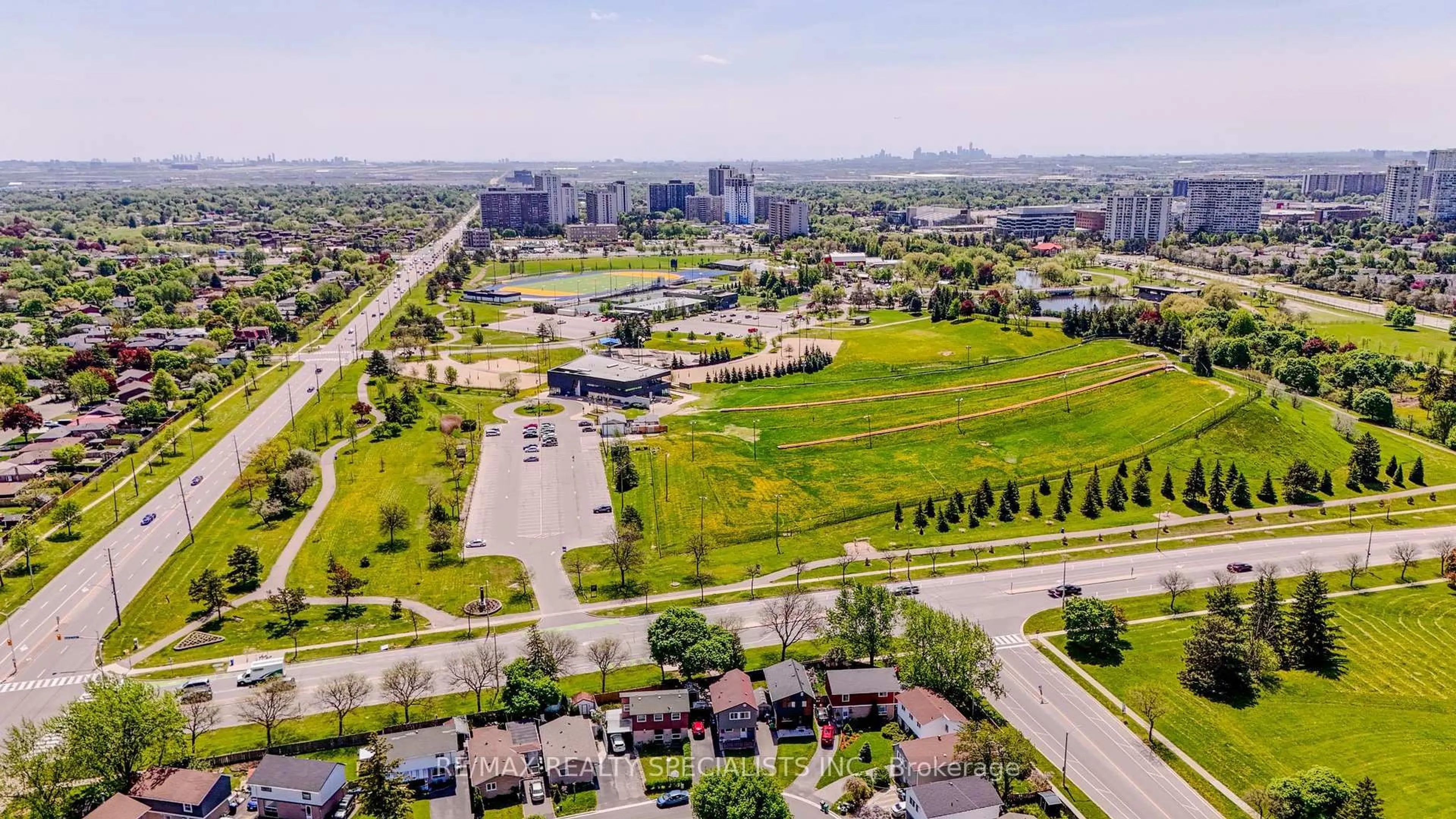 A pic from outside/outdoor area/front of a property/back of a property/a pic from drone, mountain view for 13 Hernon Crt, Brampton Ontario L6S 2B9